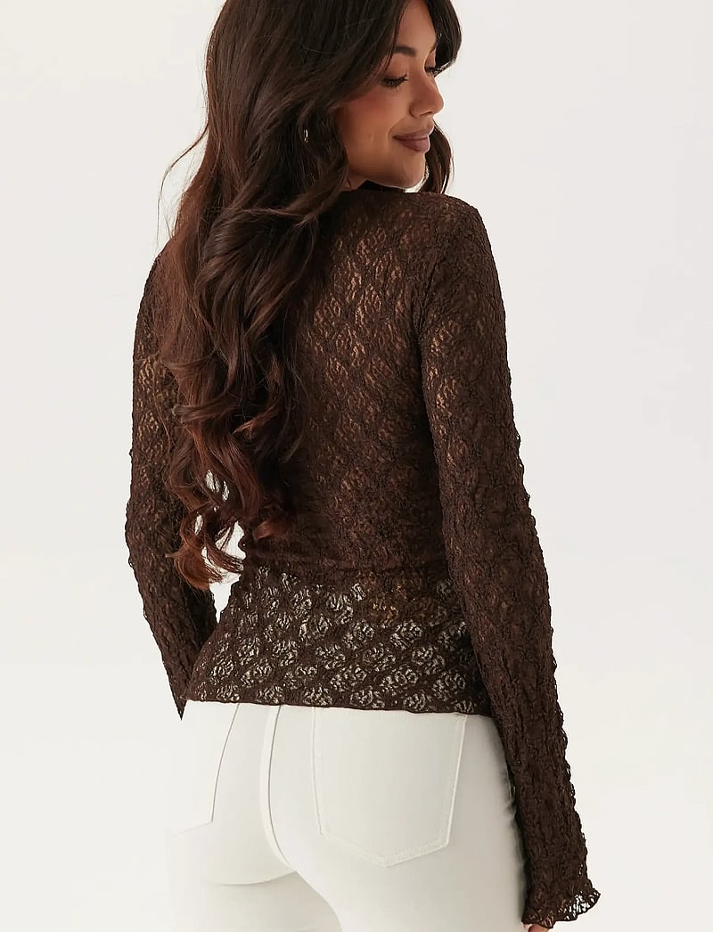 Bubbleroom - V-Neck Lace Top - långärmade toppar - brown - 3