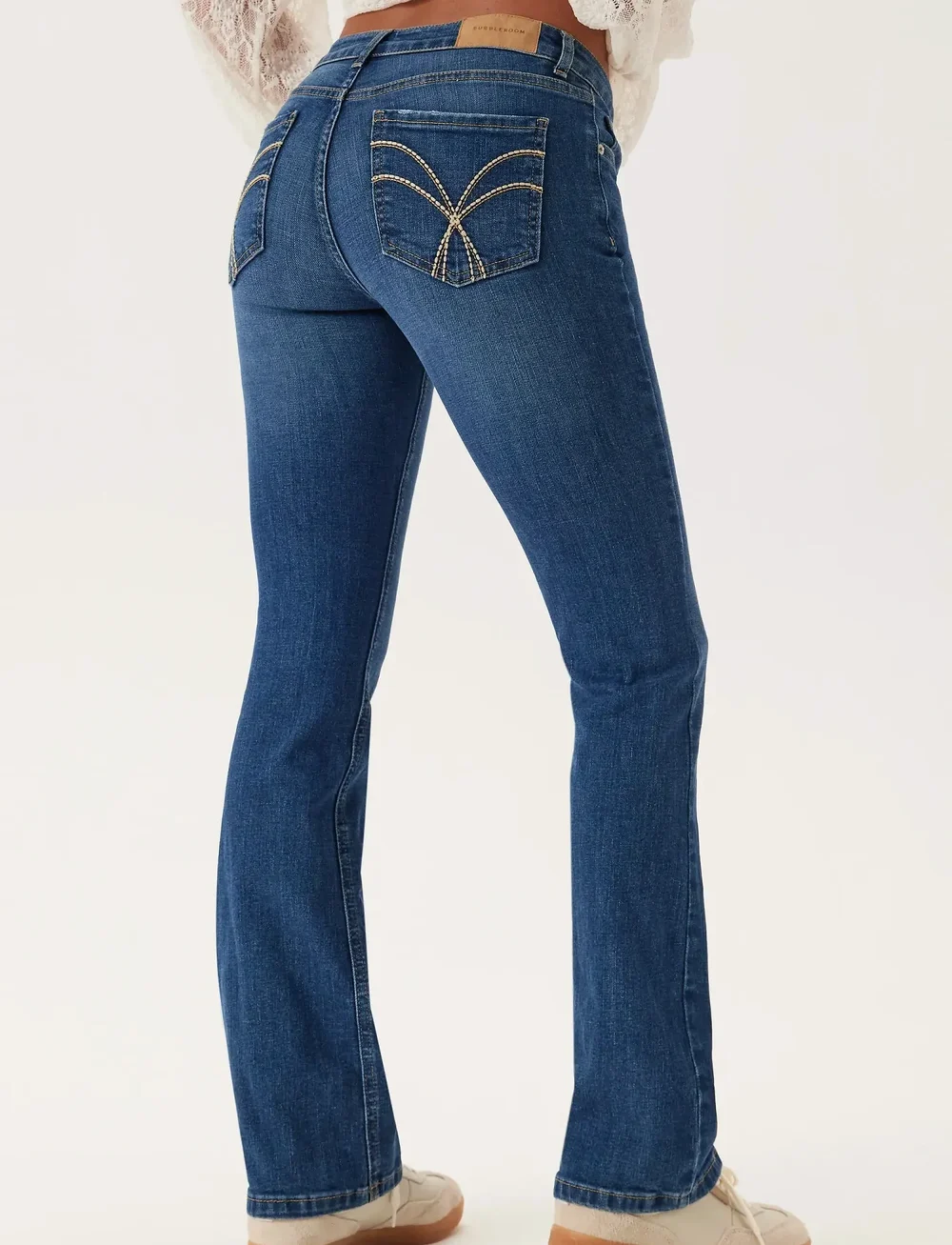 Bubbleroom - Low Embroidery Pocket Jeans - schlaghosen - medium blue - 0