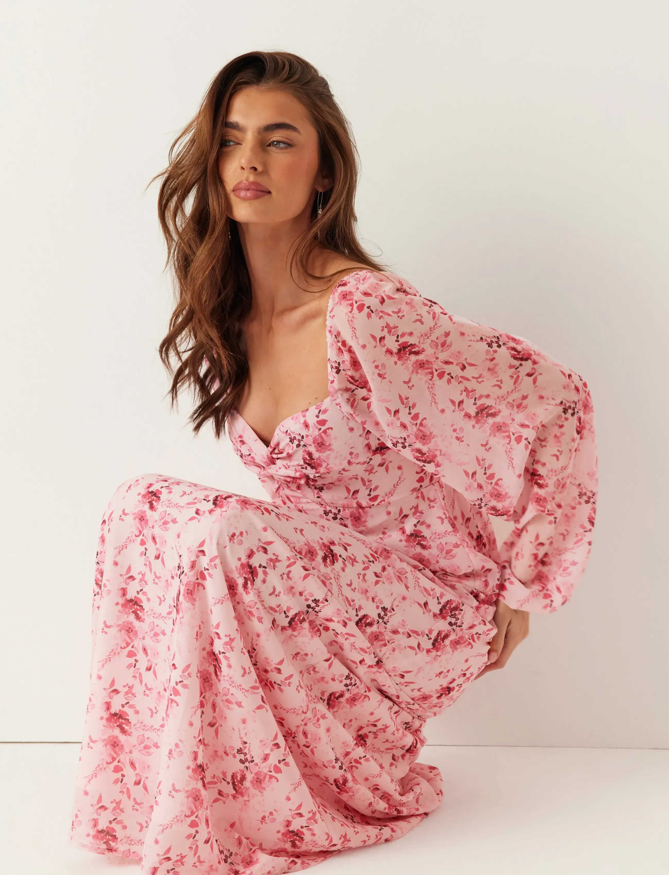 Bubbleroom Twist Detail Maxi Dress, Kvinder, Blomstret Langærmet Snoet Detalje Maxikjole, Pink, Str: XS