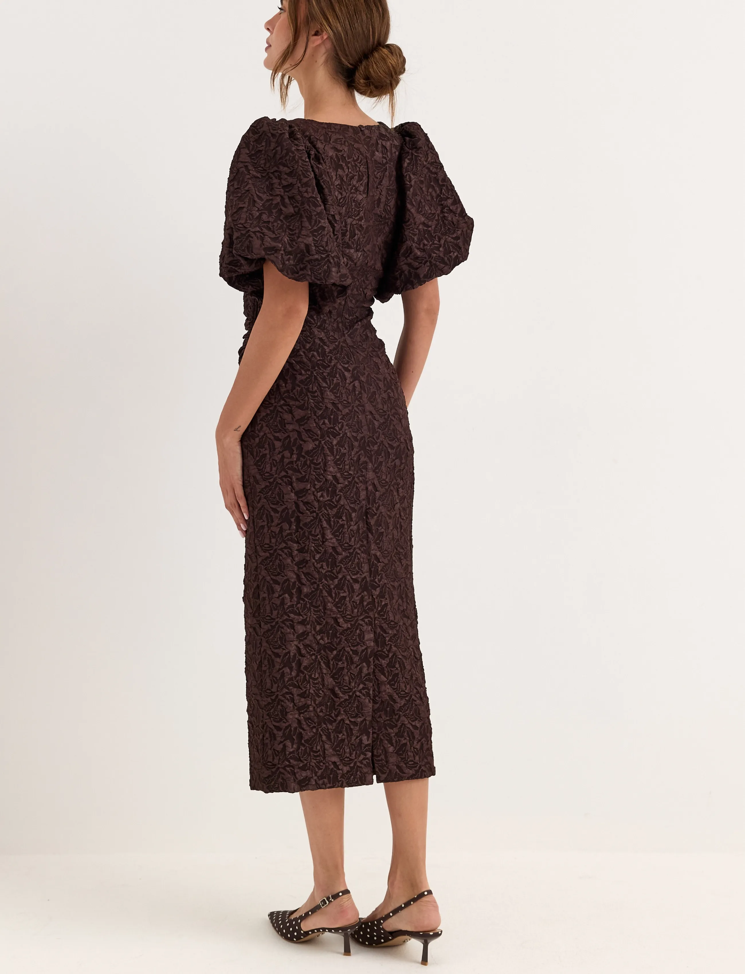 Bubbleroom - Puff Sleeve Jacquard Midi Dress - sommerkjoler - brown - 5