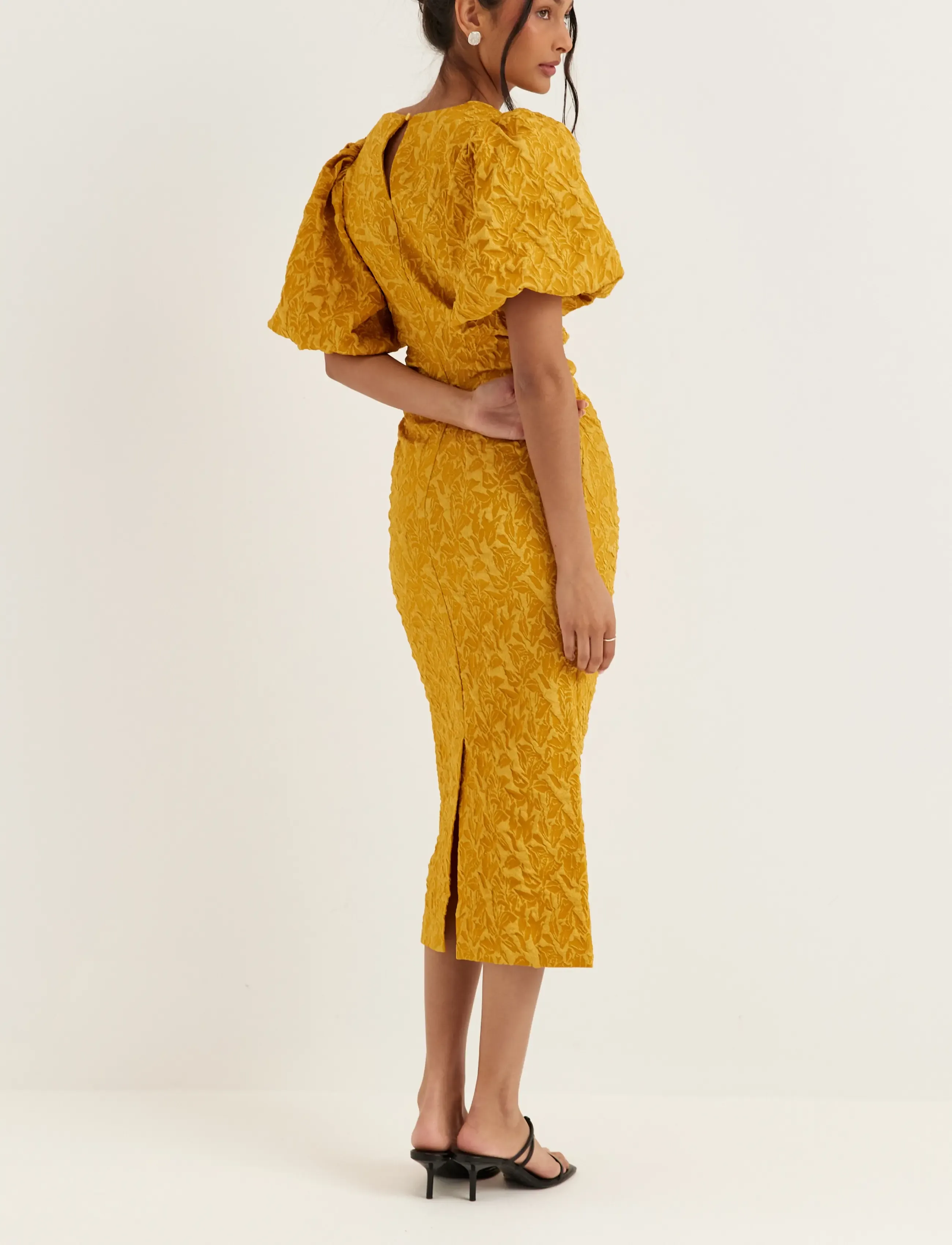 Bubbleroom - Puff Sleeve Jacquard Midi Dress - sommerkleider - golden yellow - 5