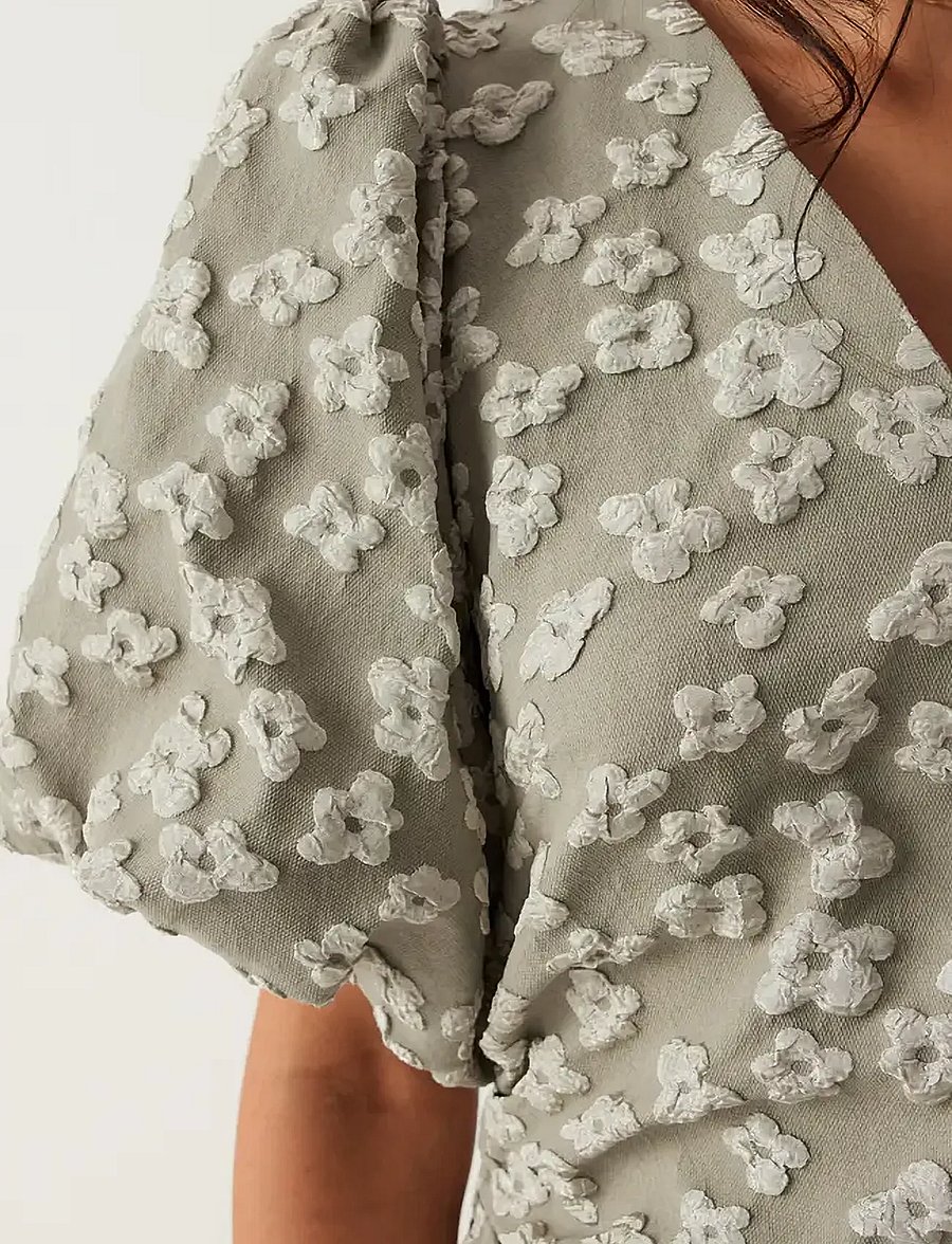 Bubbleroom - Puff Sleeve Jacquard Midi Dress - sommerkleider - light khaki green - 4