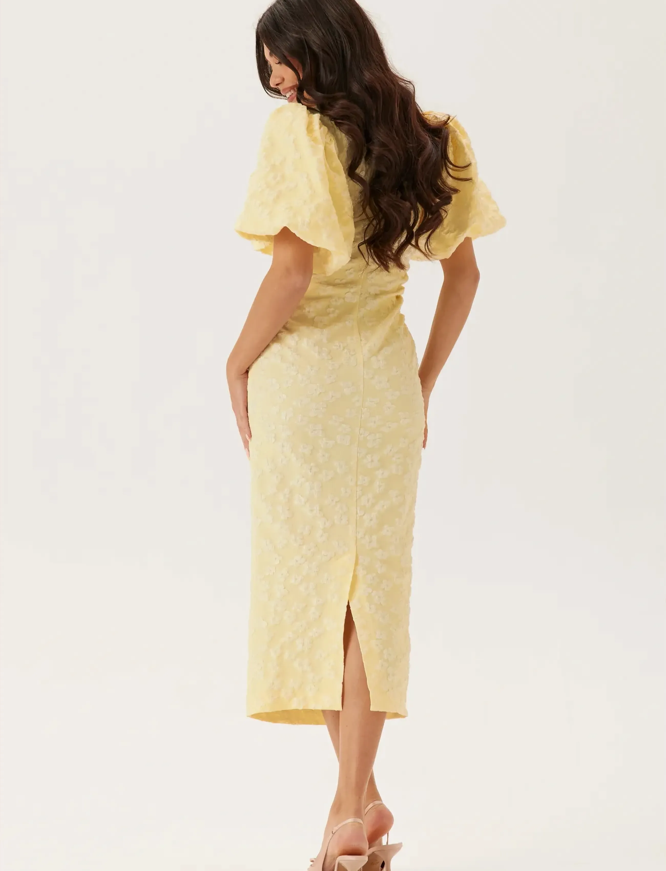 Bubbleroom - Puff Sleeve Jacquard Midi Dress - midikleider - light yellow - 3