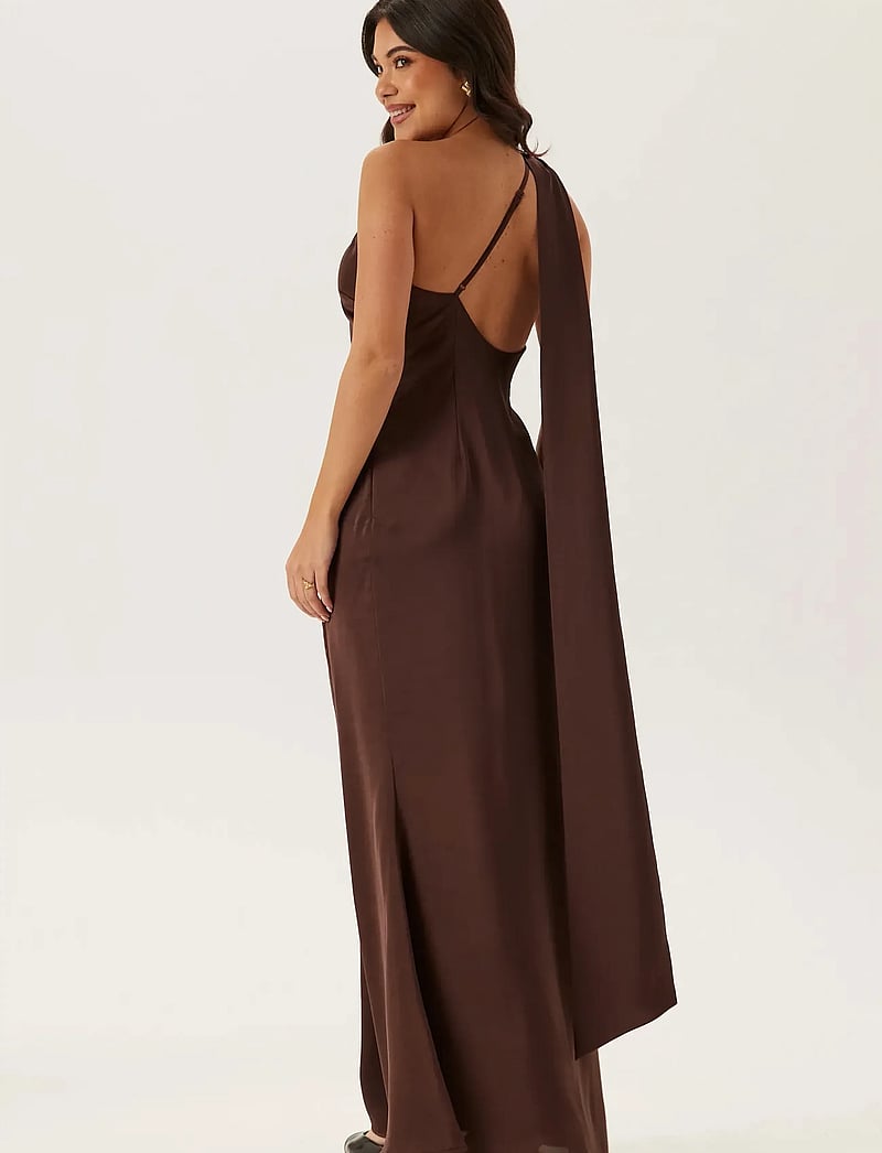 Bubbleroom - One Shoulder Scarf Satin Gown - aftenkjoler - dark brown - 5
