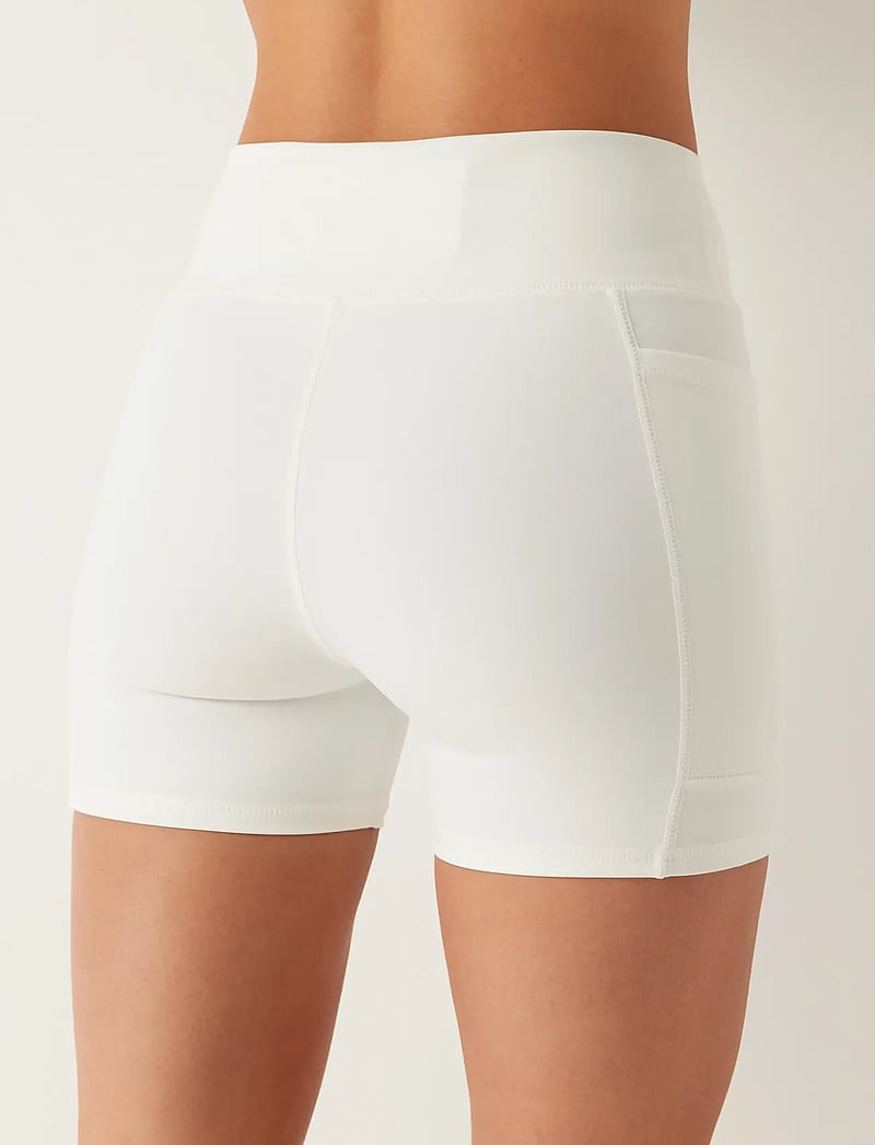 Bubbleroom - Pocket Biker Shorts - trainingsshorts - white - 4