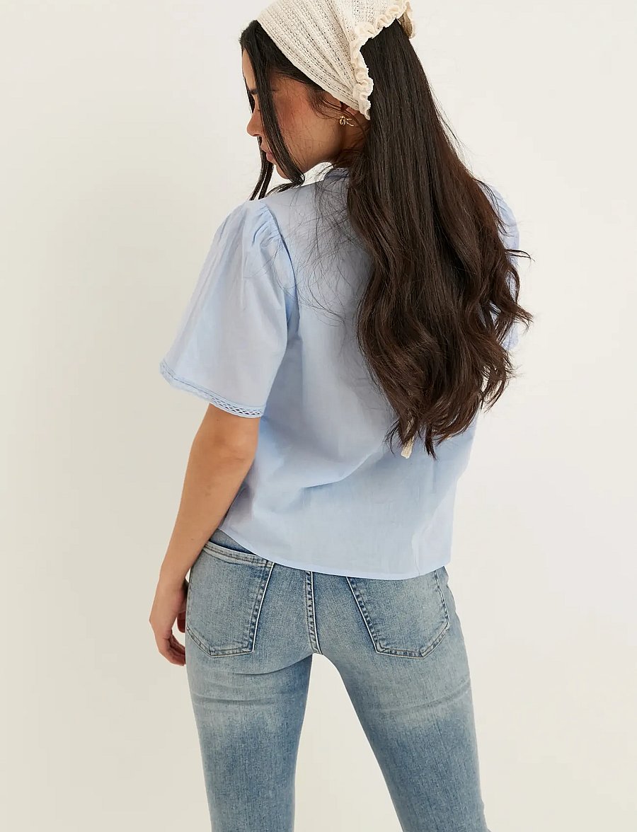 Bubbleroom - Pleated Detail Blouse - lühikeste varrukatega pluusid - light blue - 4