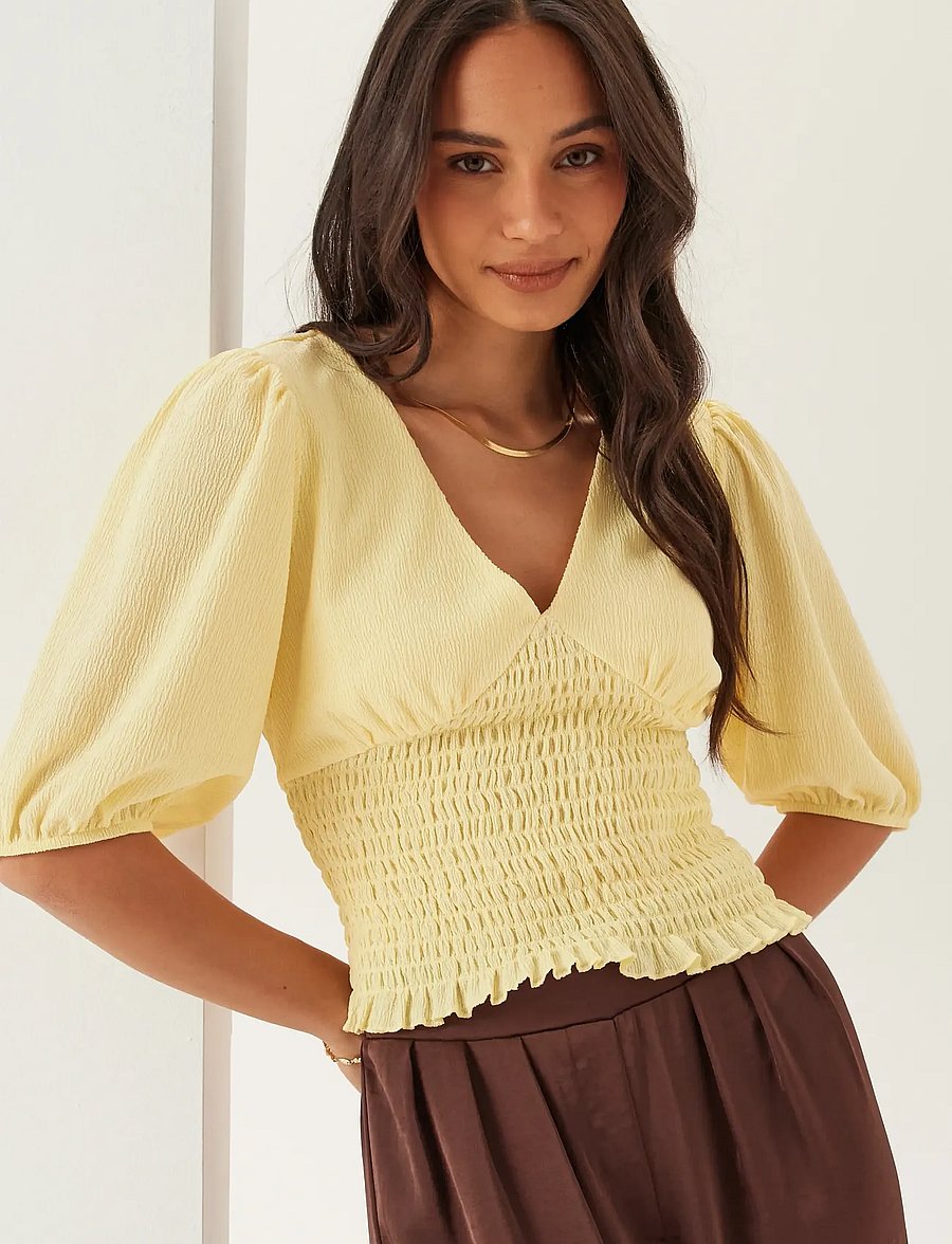 Bubbleroom - V-neck Smock Top - crop tops - light yellow - 0