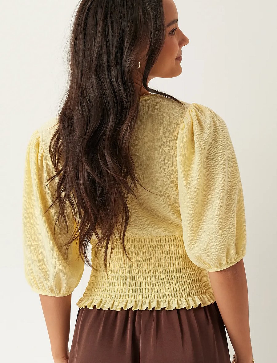Bubbleroom - V-neck Smock Top - crop tops - light yellow - 5