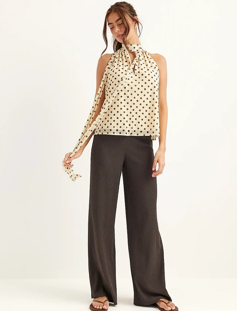 Bubbleroom - Structure Wide Trousers - plačios kelnės - brown - 0