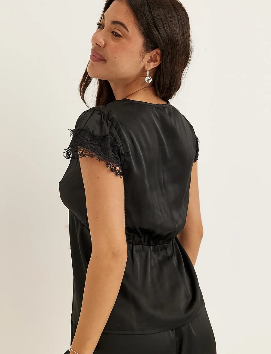Bubbleroom - Satin Lace Blouse - bluzki z krótkim rękawem - black - 3