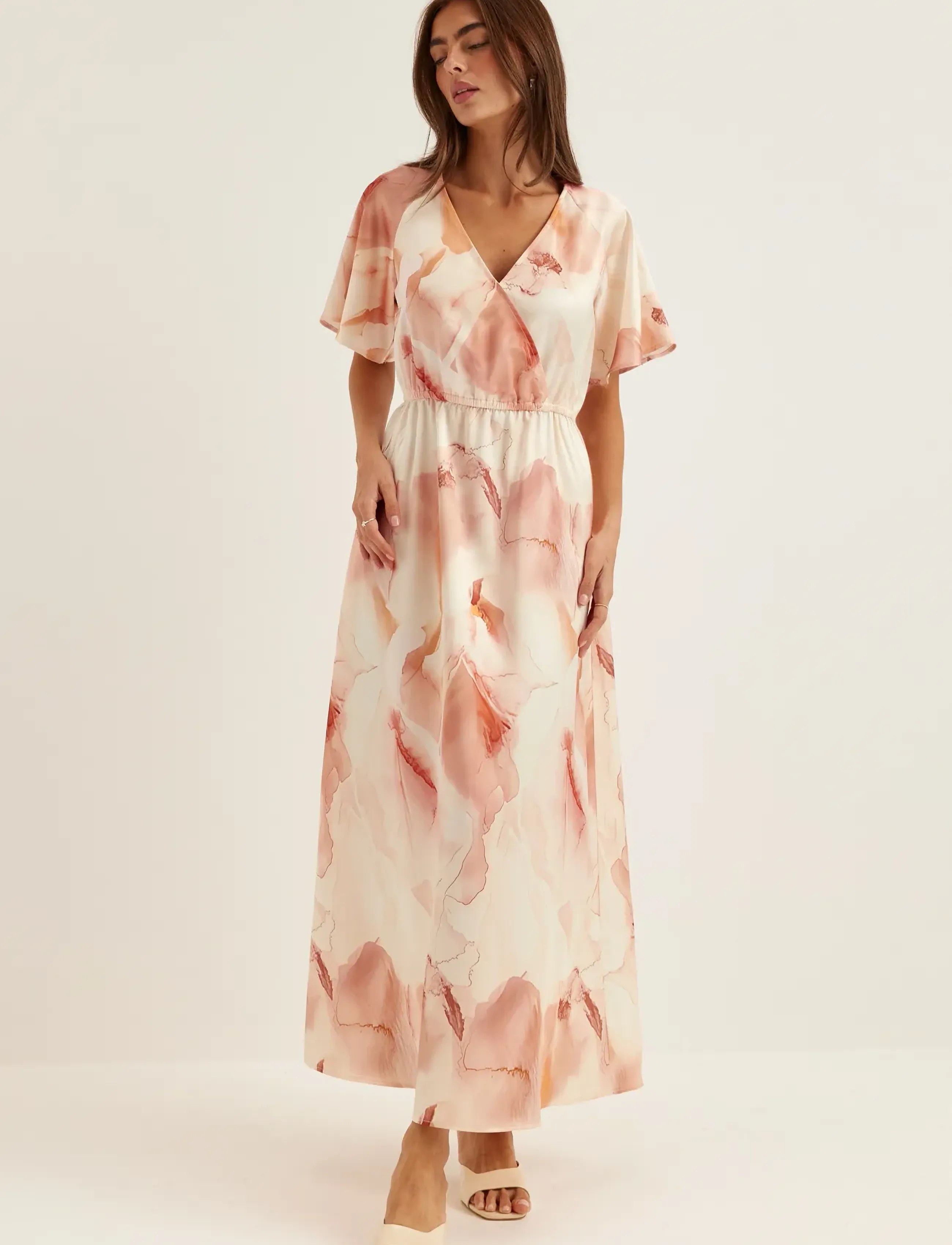Bubbleroom - Satin Maxi Dress - kleitas ar pārlikumu - beige/patterned - 3