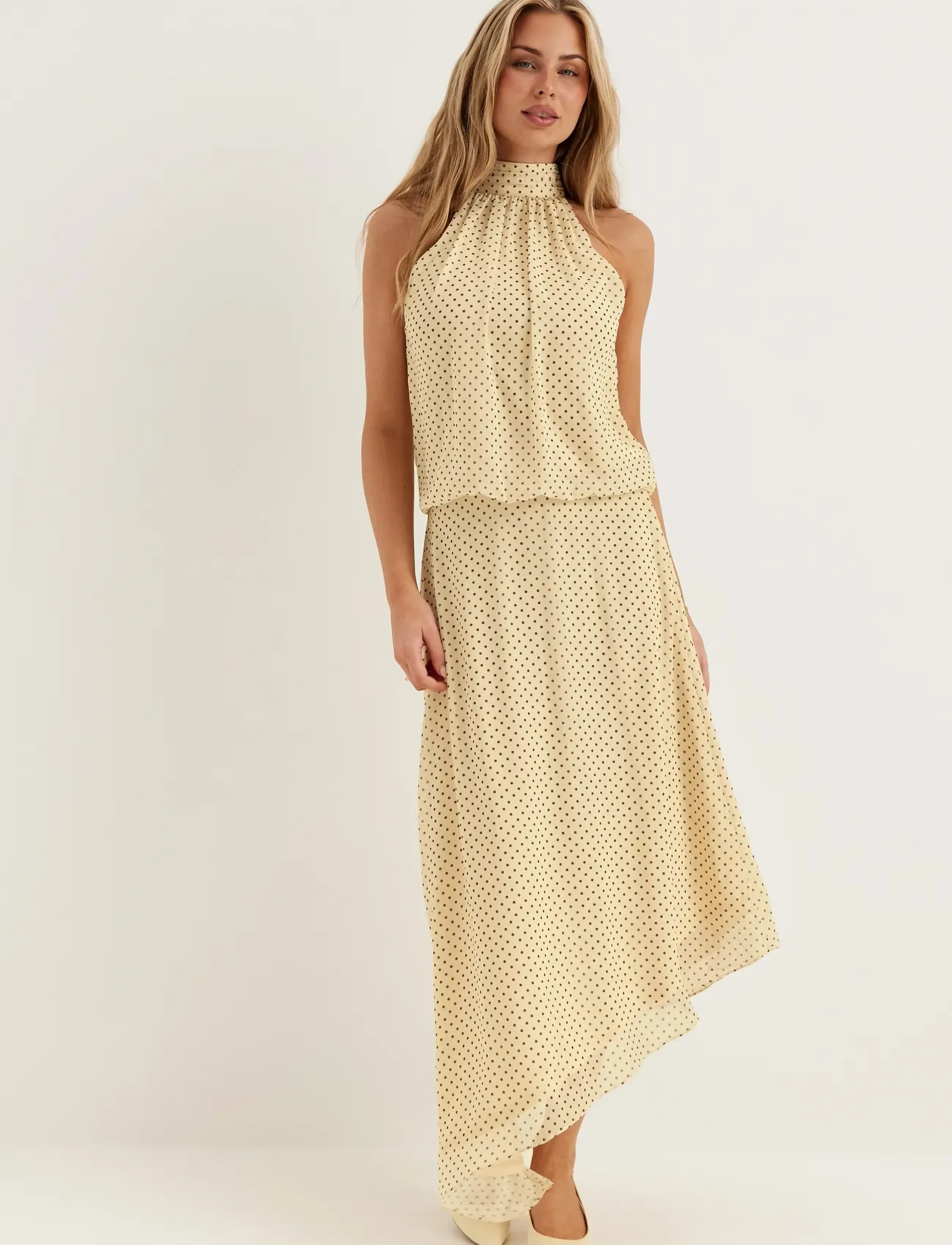 Bubbleroom Asymmetric Chiffon Halterneck Dress, Kvinder, Asymmetrisk Chiffon Halterneck Kjole, Gul, Str: XS
