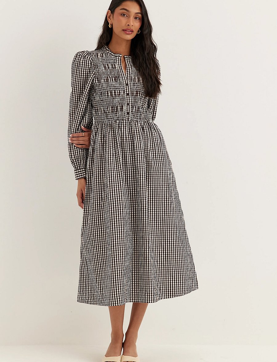 Bubbleroom - V-neck Cotton Smock Dress - suvekleidid - brown/checked - 0