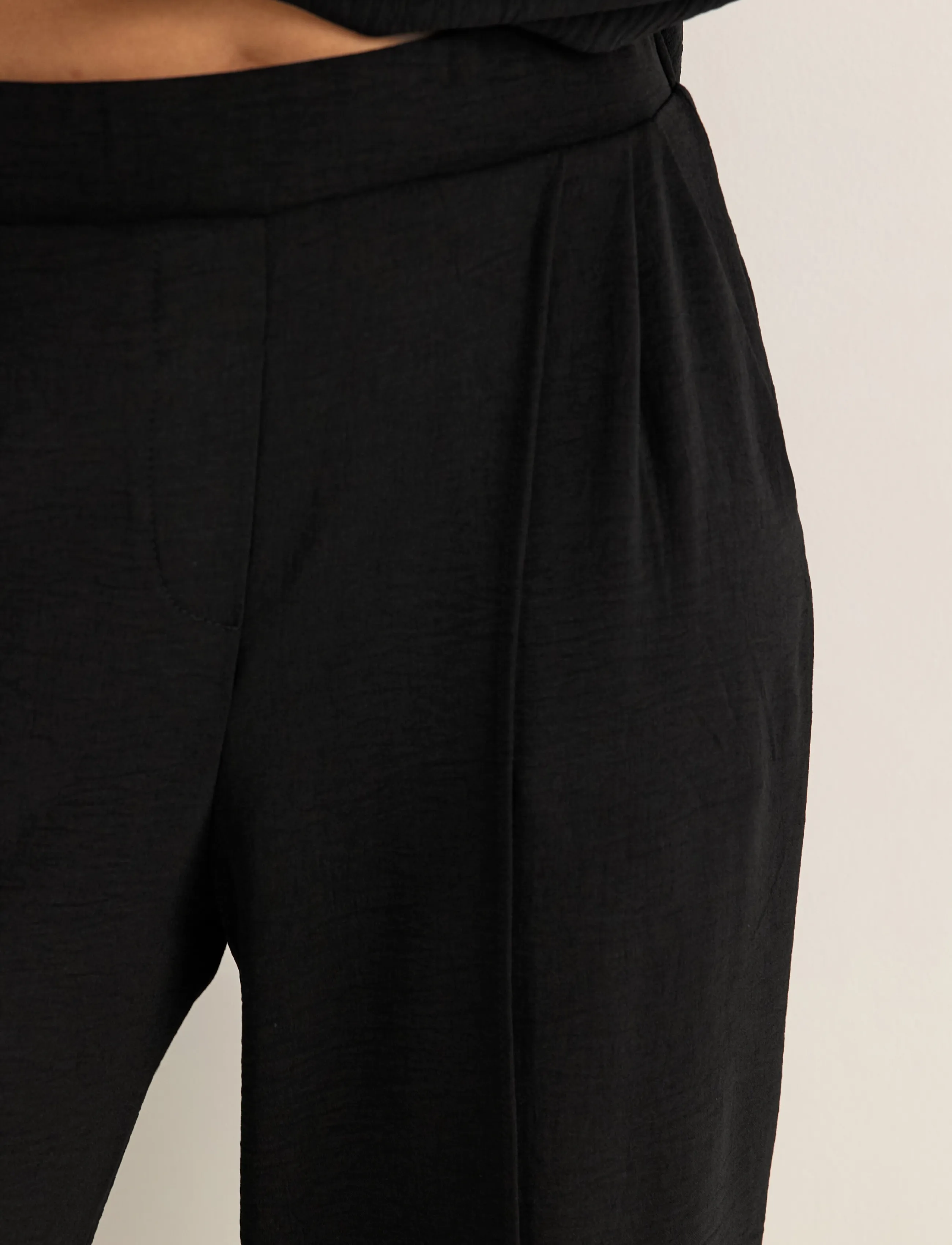 Bubbleroom - Crepe Front Seam Trousers - black - 5