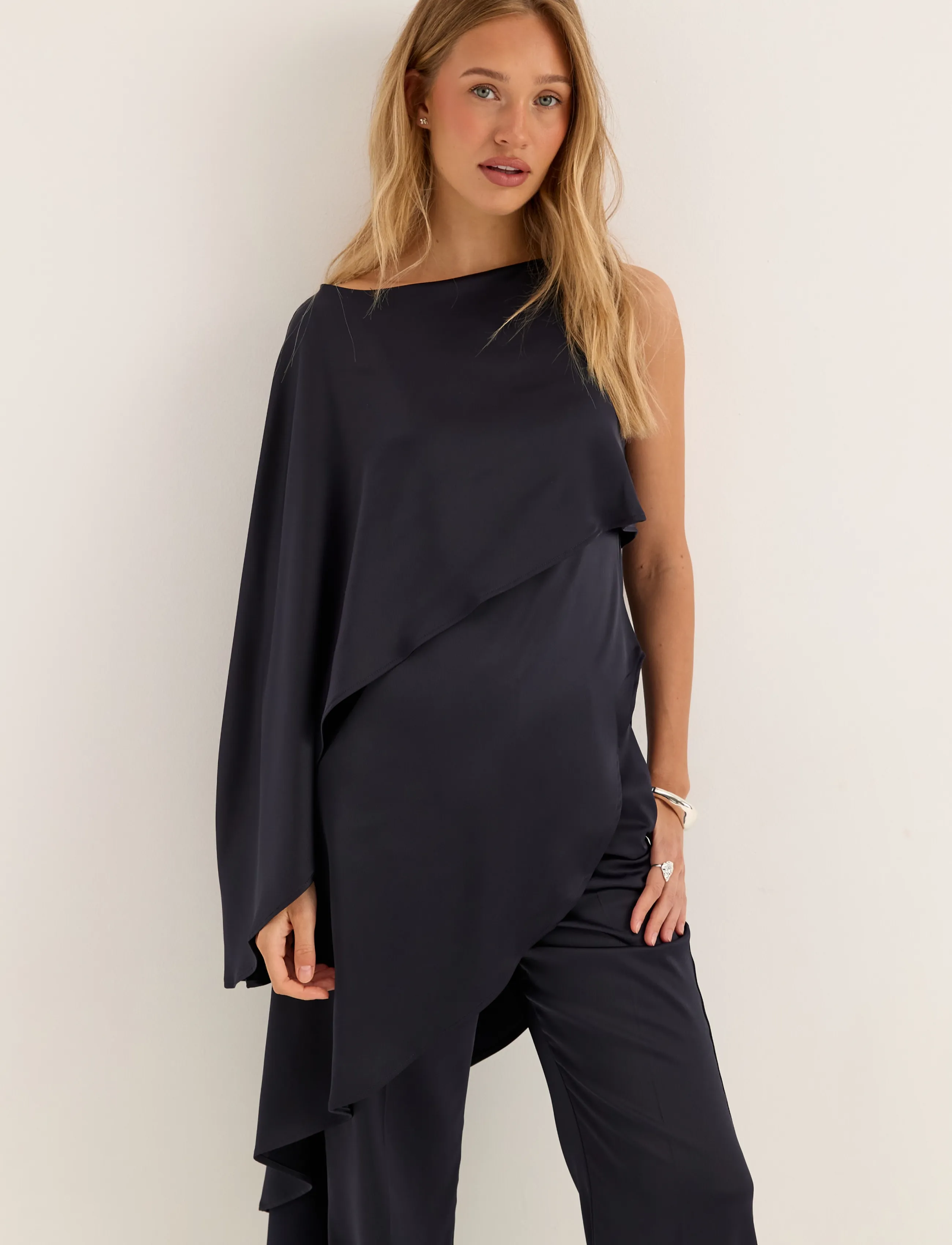 Bubbleroom Asymmetric One Shoulder Satin Top - Festtoppar - NAVY / navy