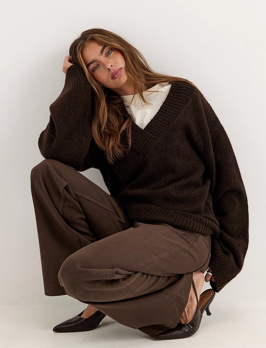 Bubbleroom - Knitted V-neck Sweater - kampsunid - dark brown - 0