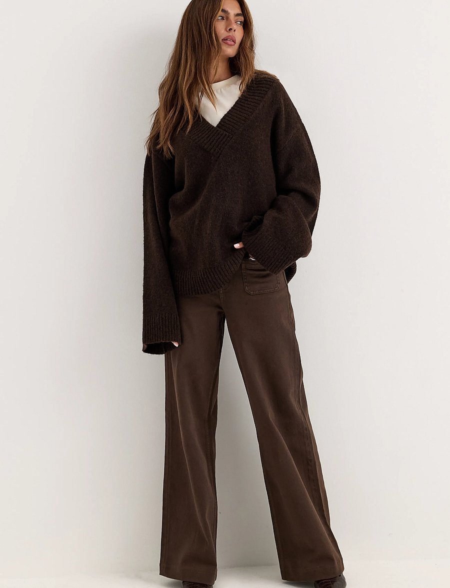 Bubbleroom - Knitted V-neck Sweater - kampsunid - dark brown - 5
