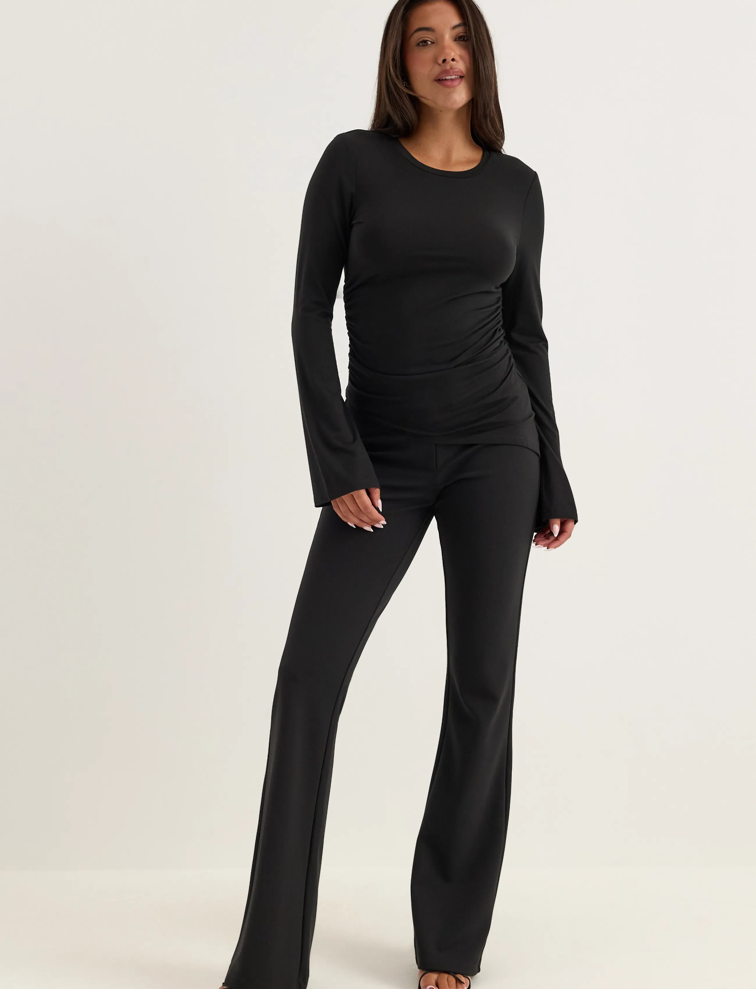 Bubbleroom - Soft Suit Flared Trousers - schlaghosen - black - 0