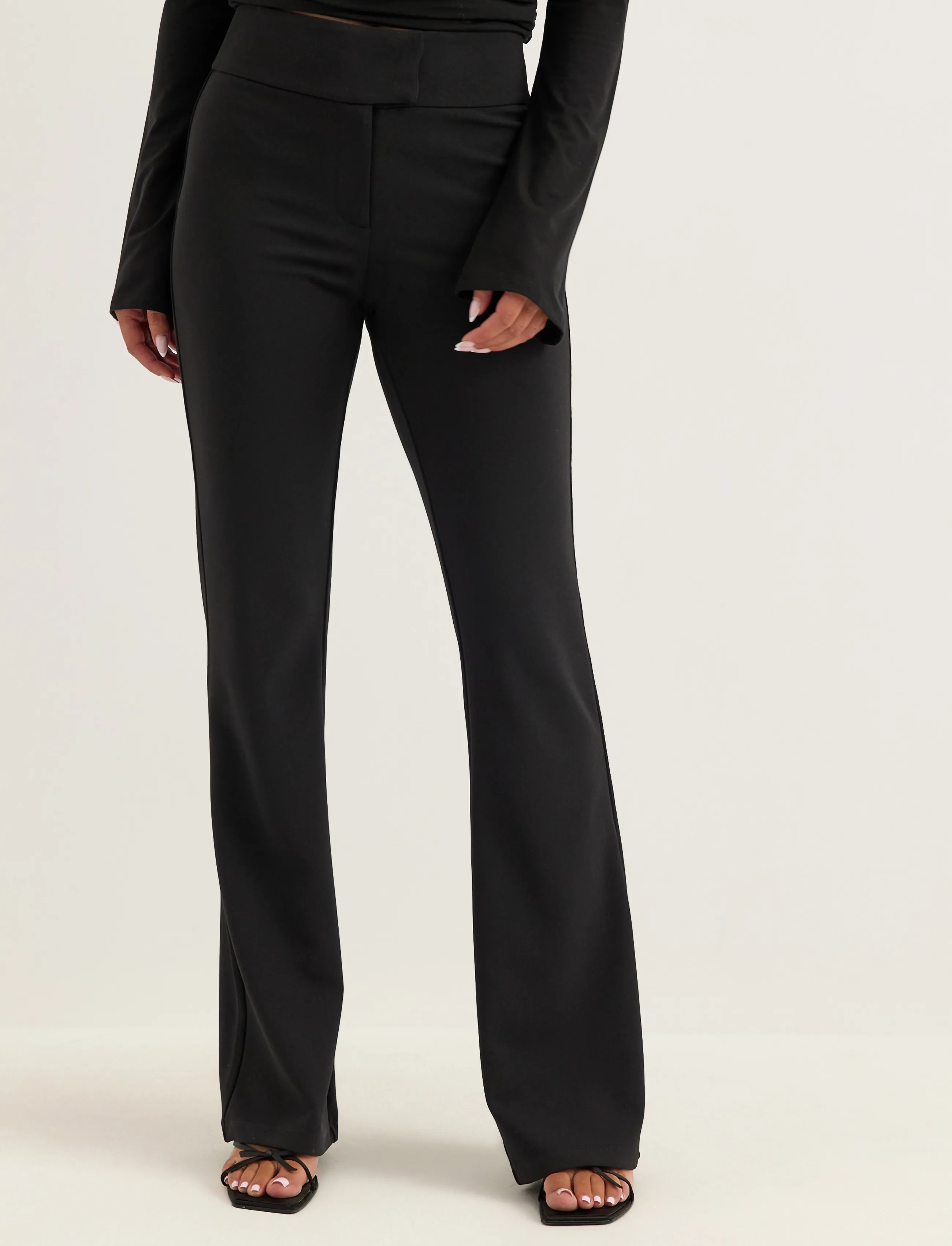 Bubbleroom - Soft Suit Flared Trousers - schlaghosen - black - 3