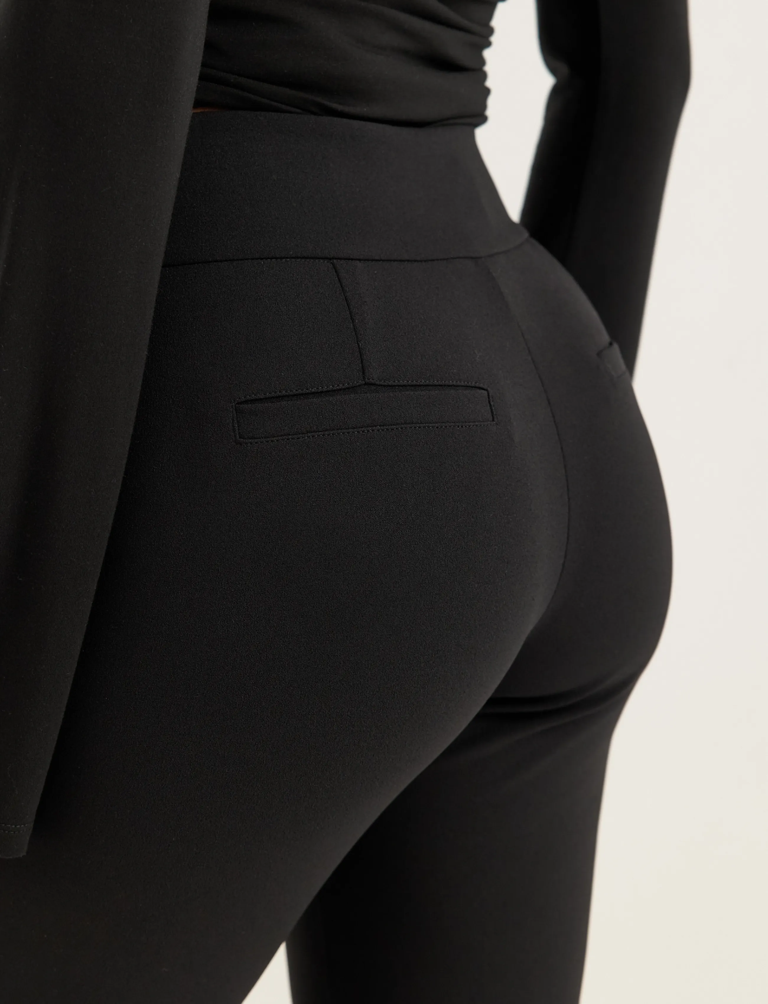 Bubbleroom - Soft Suit Flared Trousers - schlaghosen - black - 5