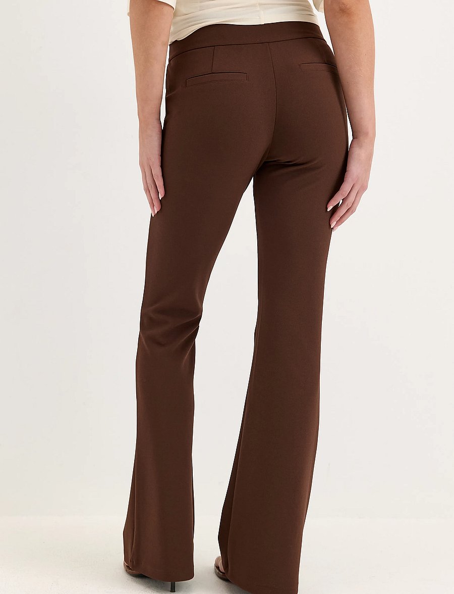 Bubbleroom - Soft Suit Flared Trousers - schlaghosen - dark brown - 3