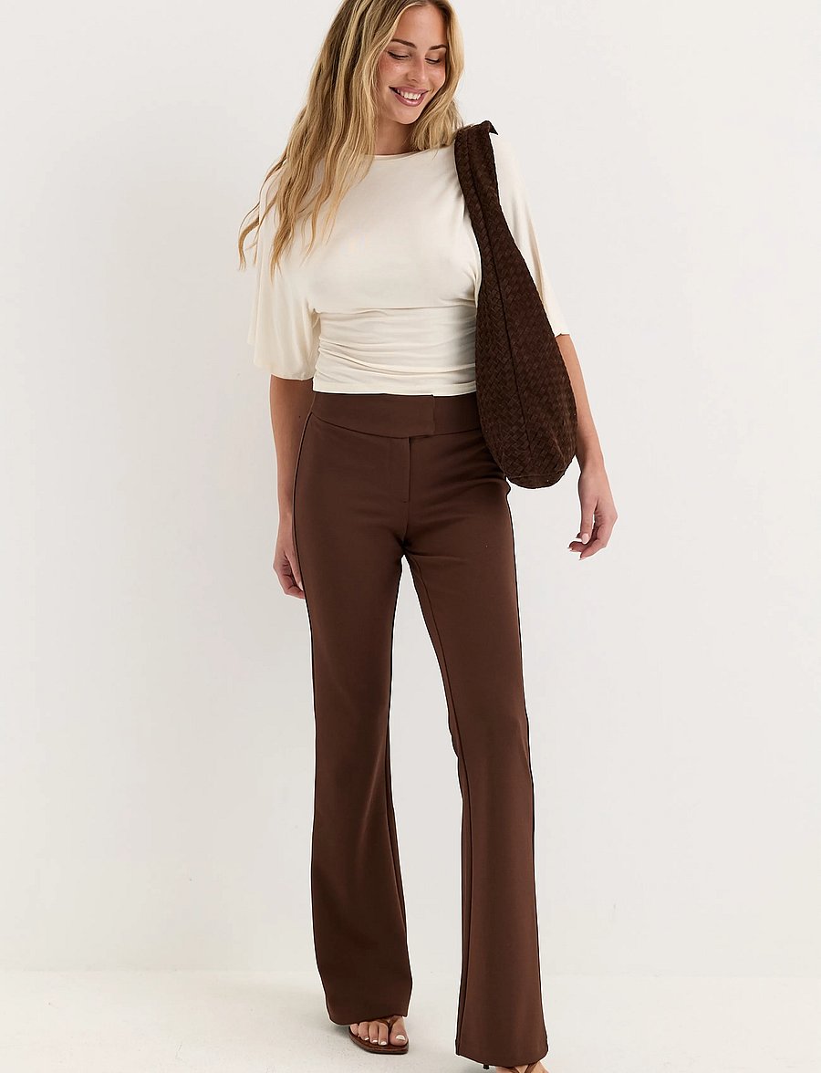 Bubbleroom - Soft Suit Flared Trousers - schlaghosen - dark brown - 4