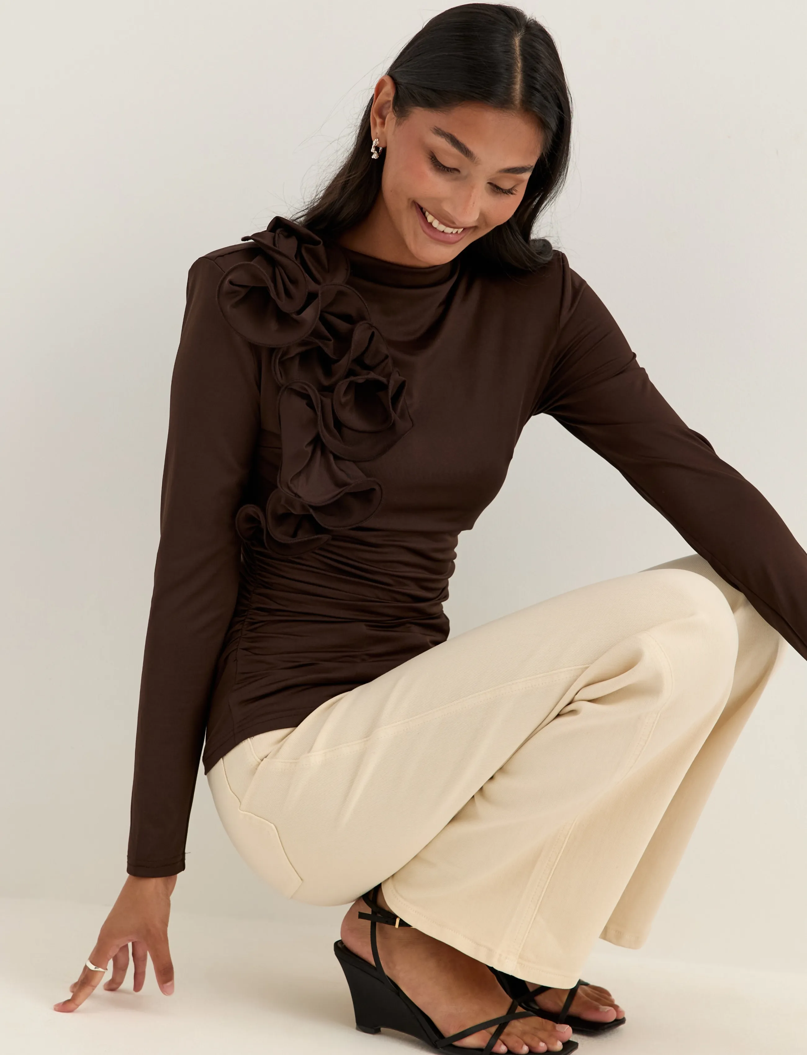 Bubbleroom - Flounce long Sleeve Top - long-sleeved tops - dark brown - 5