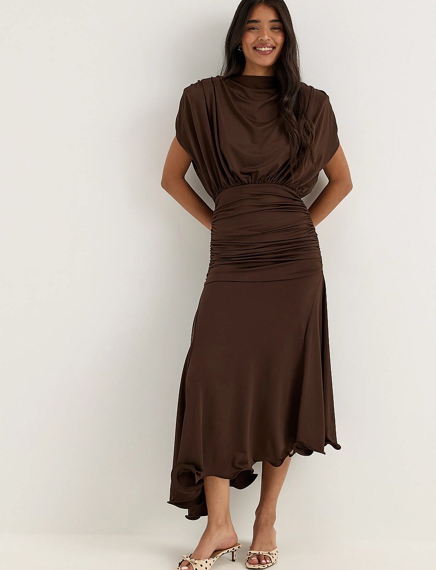 Bubbleroom - Asymmetric Flounce Soft Dress - strikkjoler - dark brown - 0
