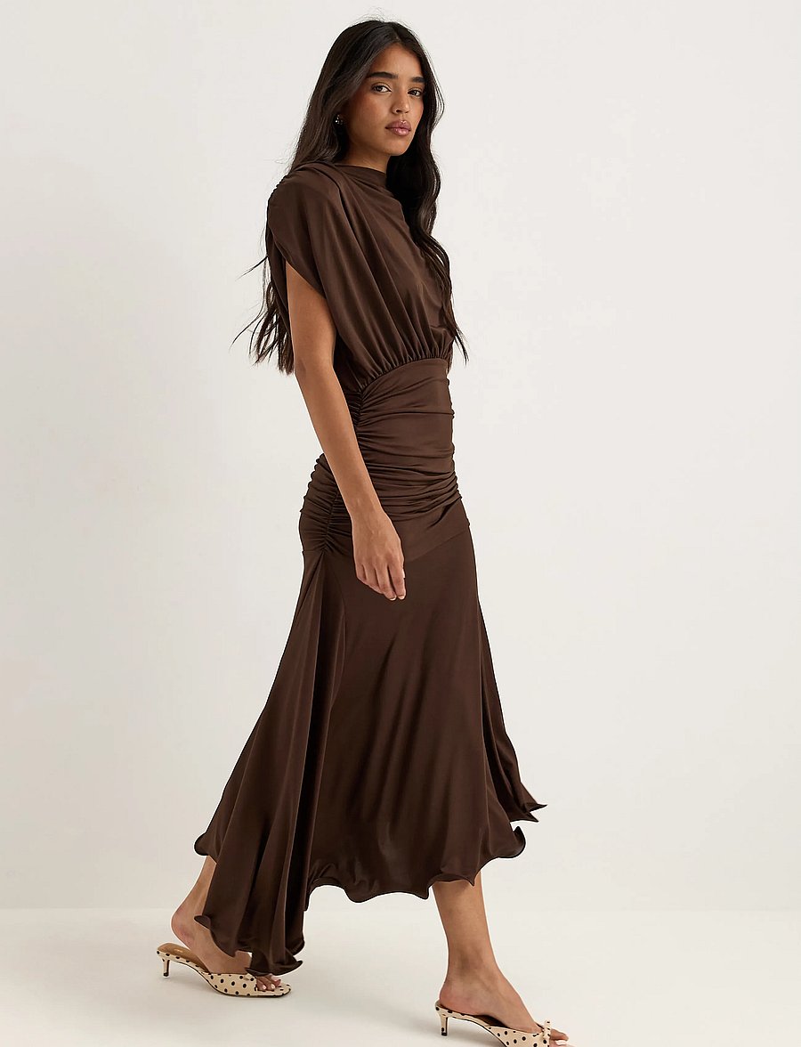Bubbleroom - Asymmetric Flounce Soft Dress - strikkjoler - dark brown - 3