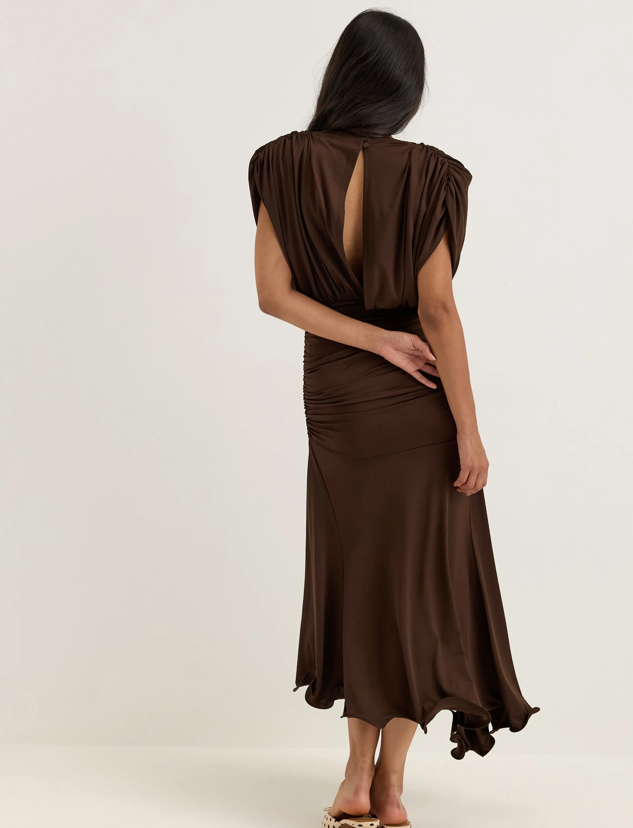 Bubbleroom - Asymmetric Flounce Soft Dress - strikkjoler - dark brown - 4
