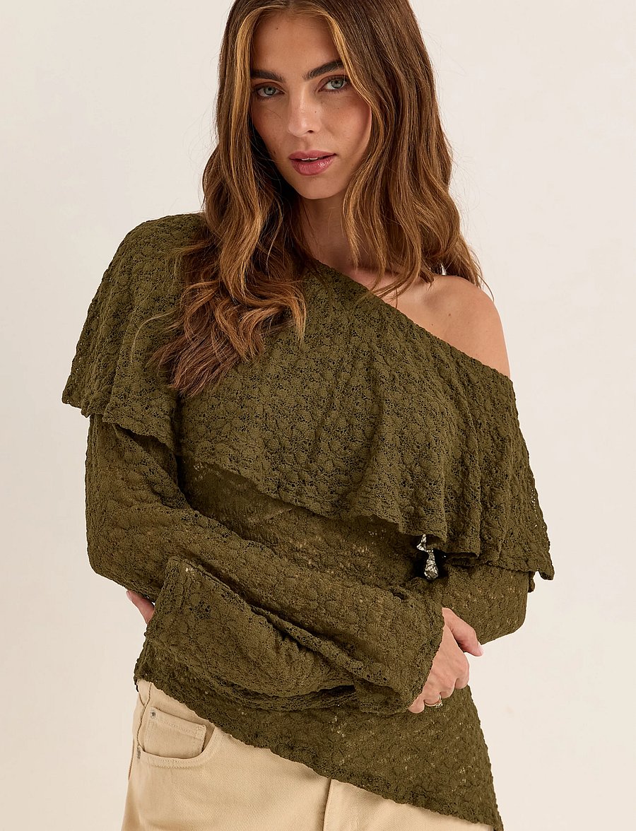 Bubbleroom - Saga Asymmetric Lace Top - langärmlige tops - olive green - 5