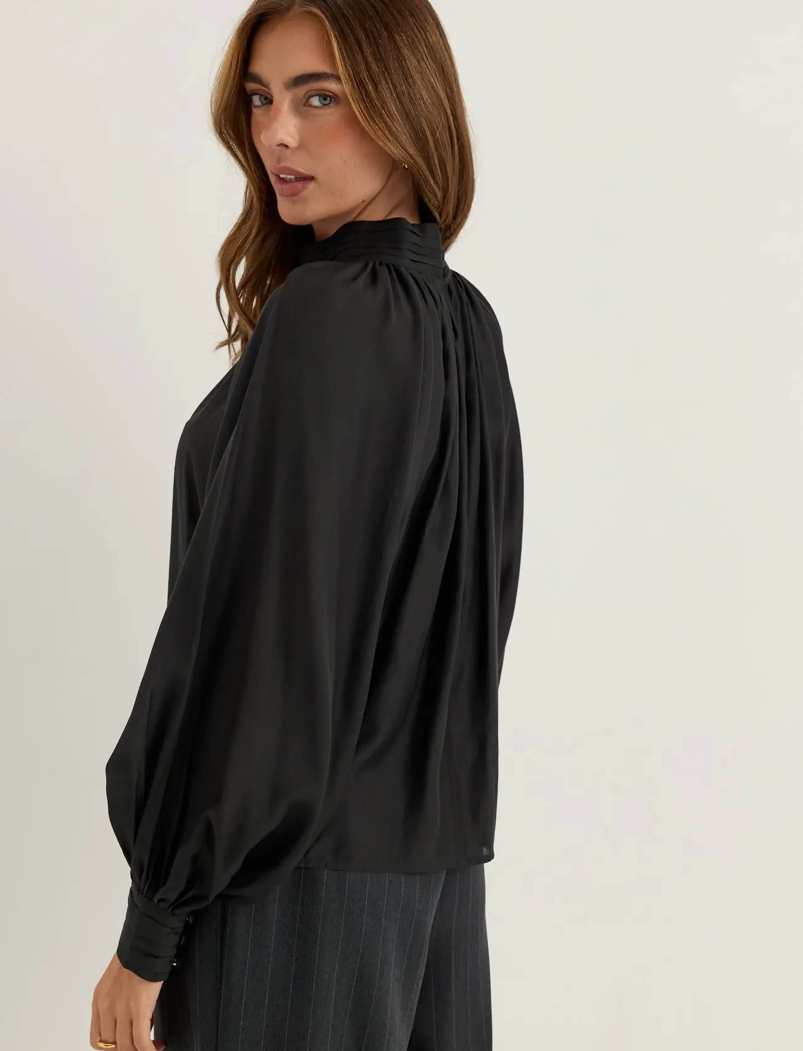 Bubbleroom - Sheer Flowy Blouse - langærmede bluser - black - 2
