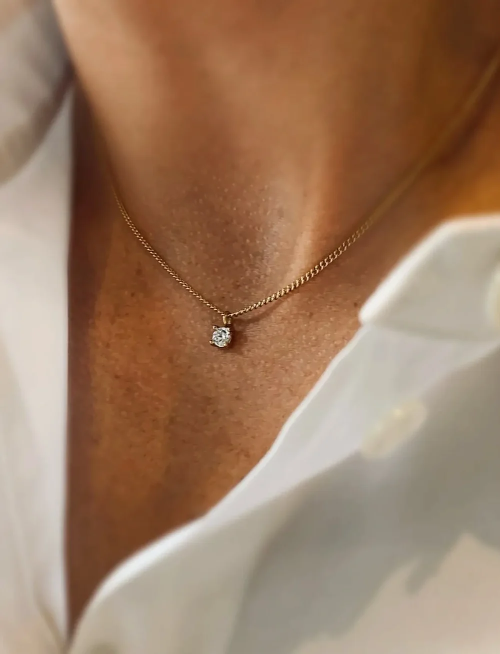 Bud to rose - Ice Short Necklace Gold - halsketten - gold - 0