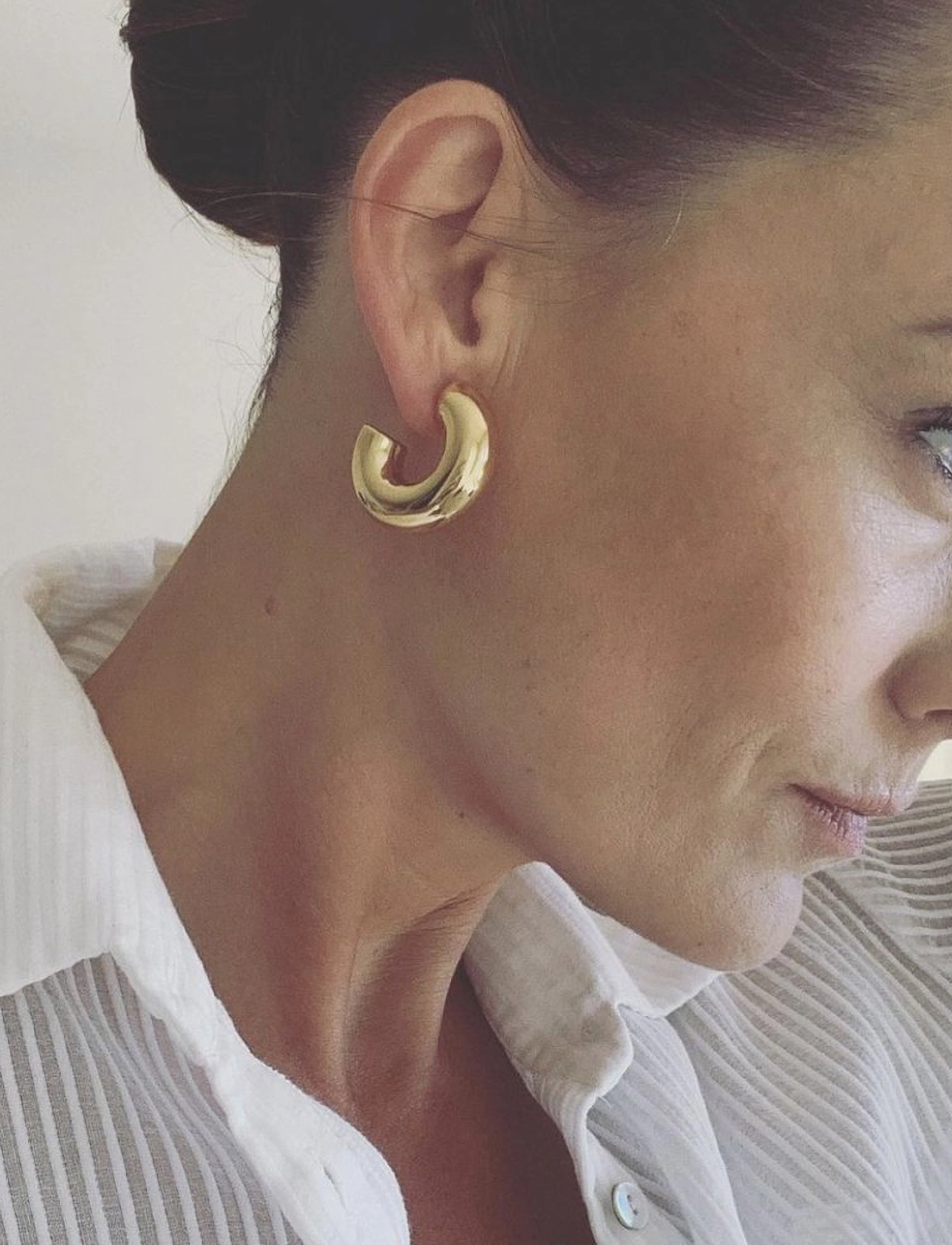 Bud to rose - Lola Chunky Hoop Earring - gold - 1