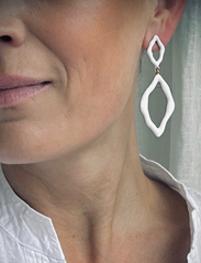 Bud to rose - Roxy Eanmel Earring White/Silver - statement earrings - silver - 1