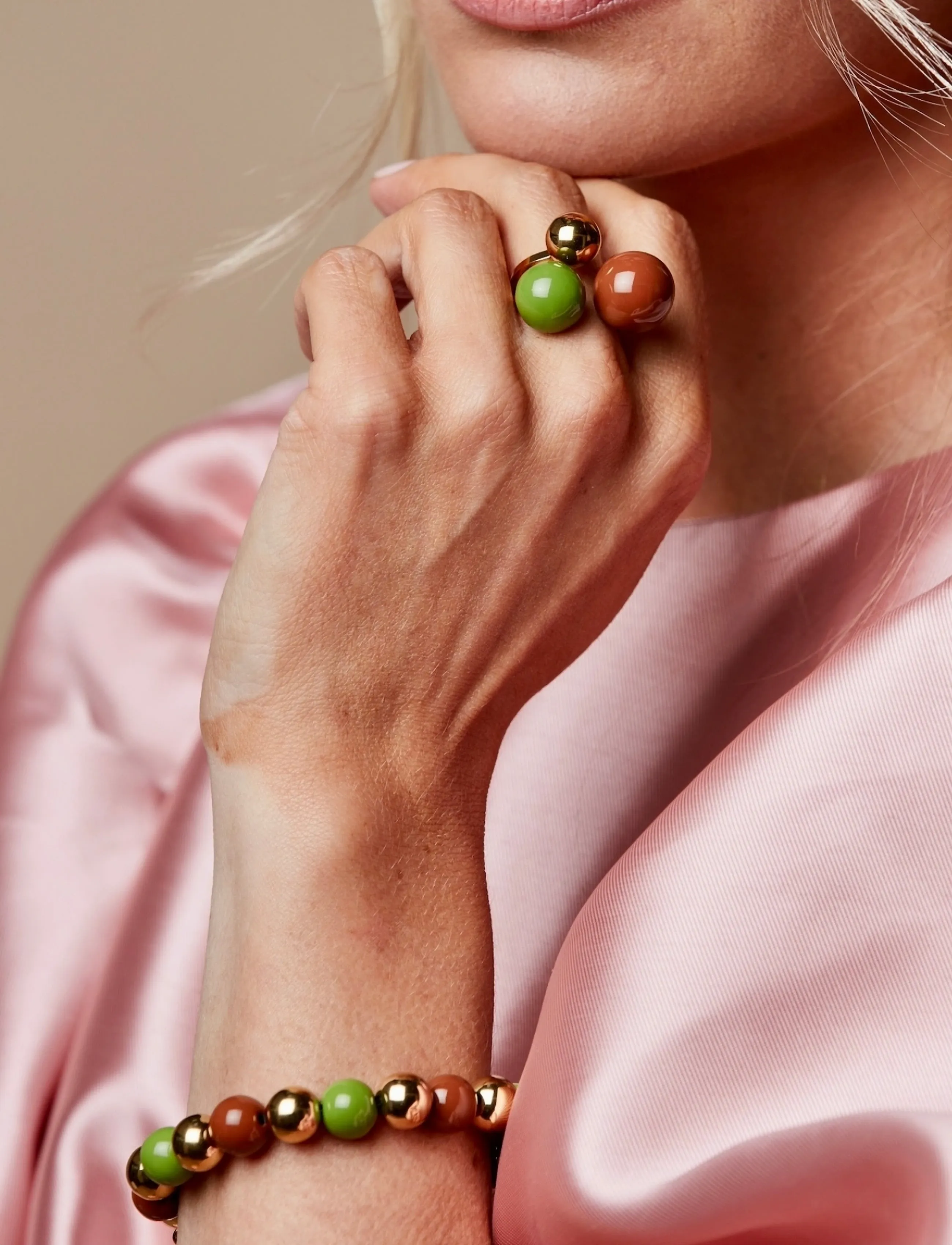 Bud To Rose Brea Enamel 10Mm Bracelet Green/Gold, One Size, Bracelets, Mehrfarbig/gemustert - Pearl Frauen