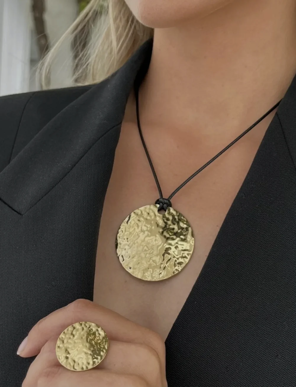 Bud to rose - Palma Cord Necklace - statement halskæder - gold - 0