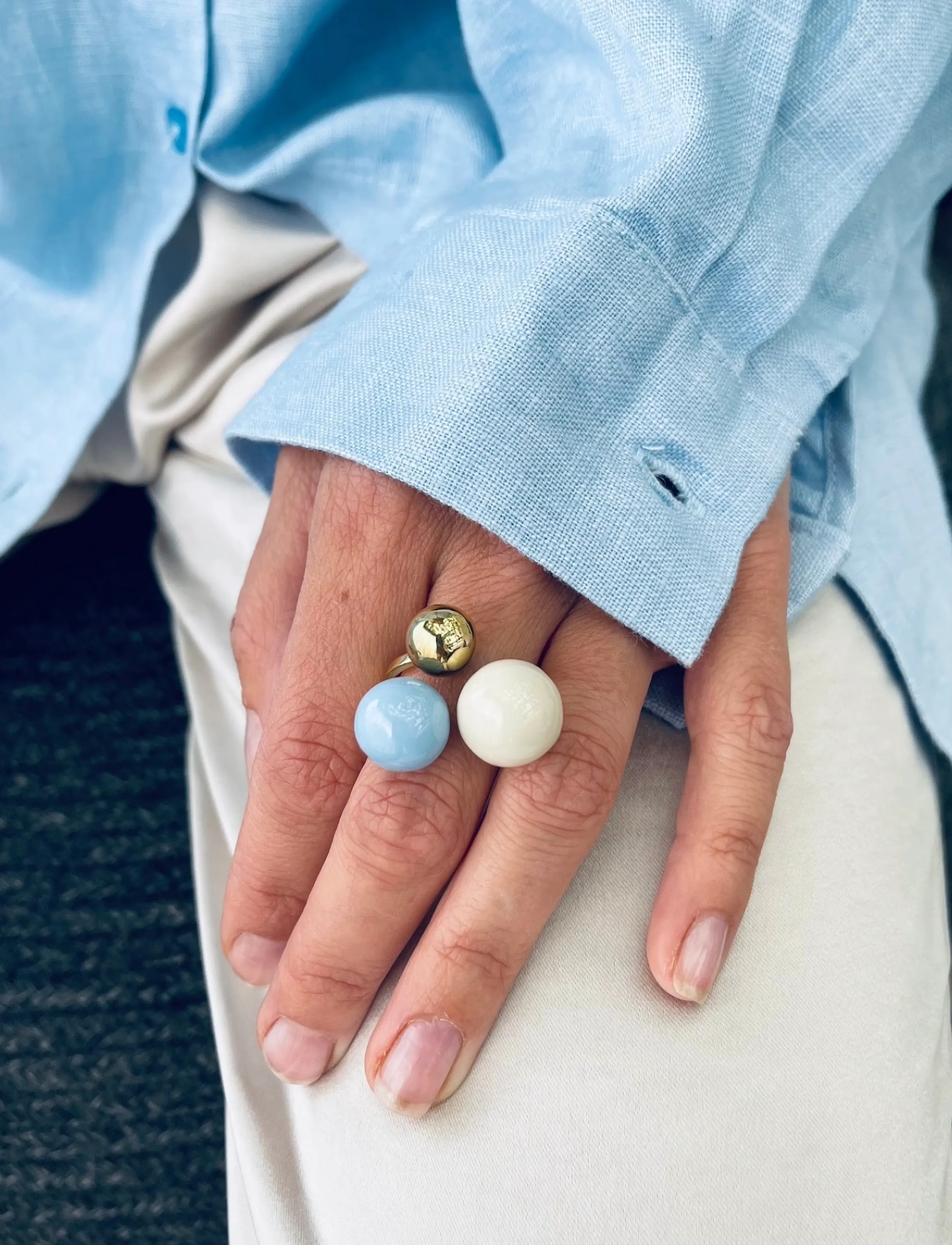 Bud To Rose - Brea Enamel Large Ring Lt.Blue/Gold - lt.blue/gold - 2