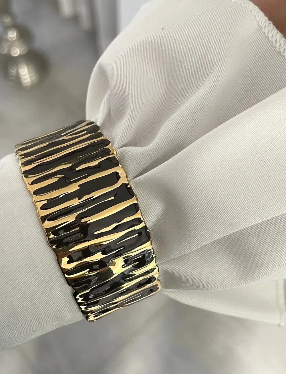 Bud to rose - Blake Enamel Bangle Ivory/Gold - bangles - gold - 2