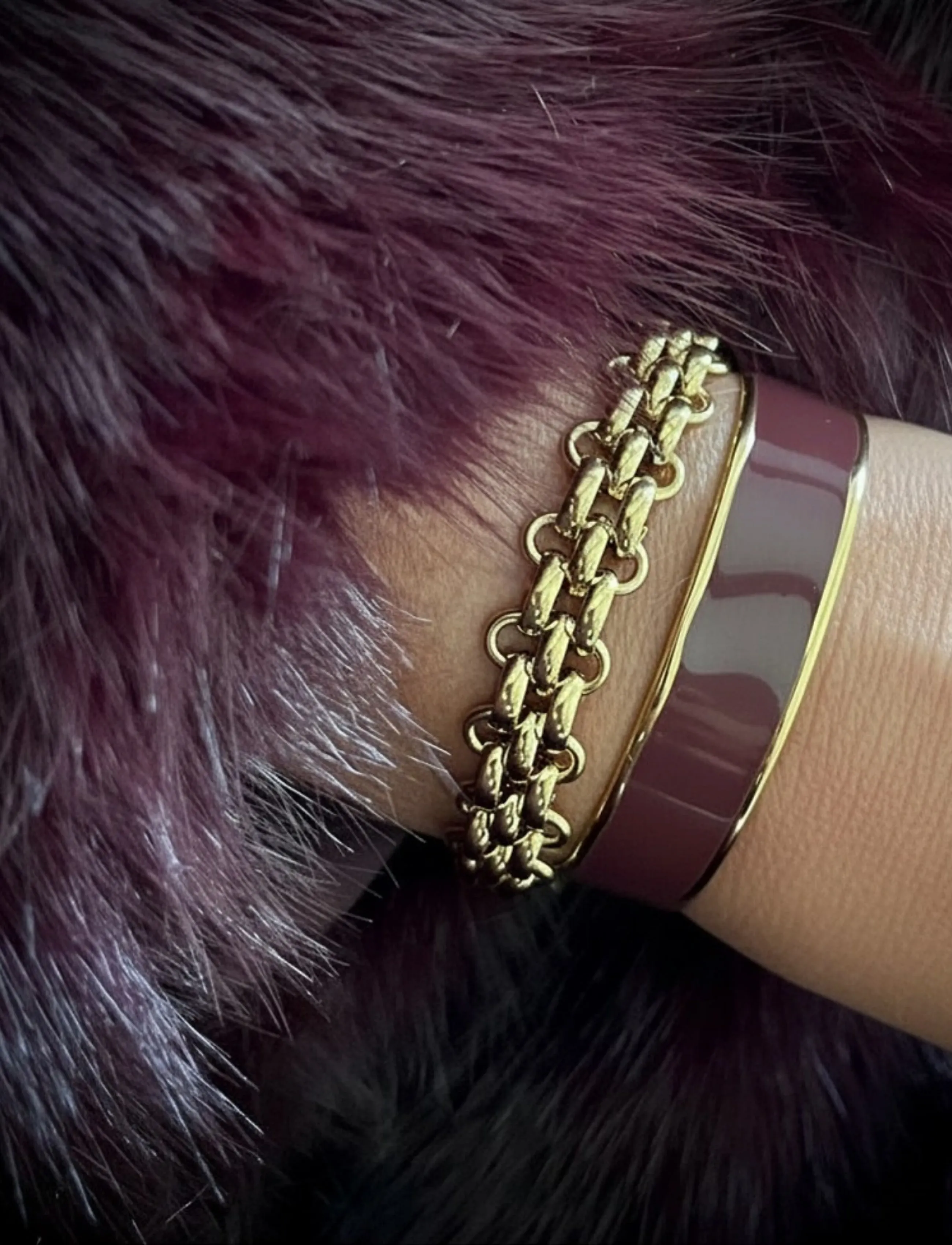 Bud To Rose Envy Enamel Bangle Wine/Gold, One Size, Burgundy, Armbånd > Armringe, Dame