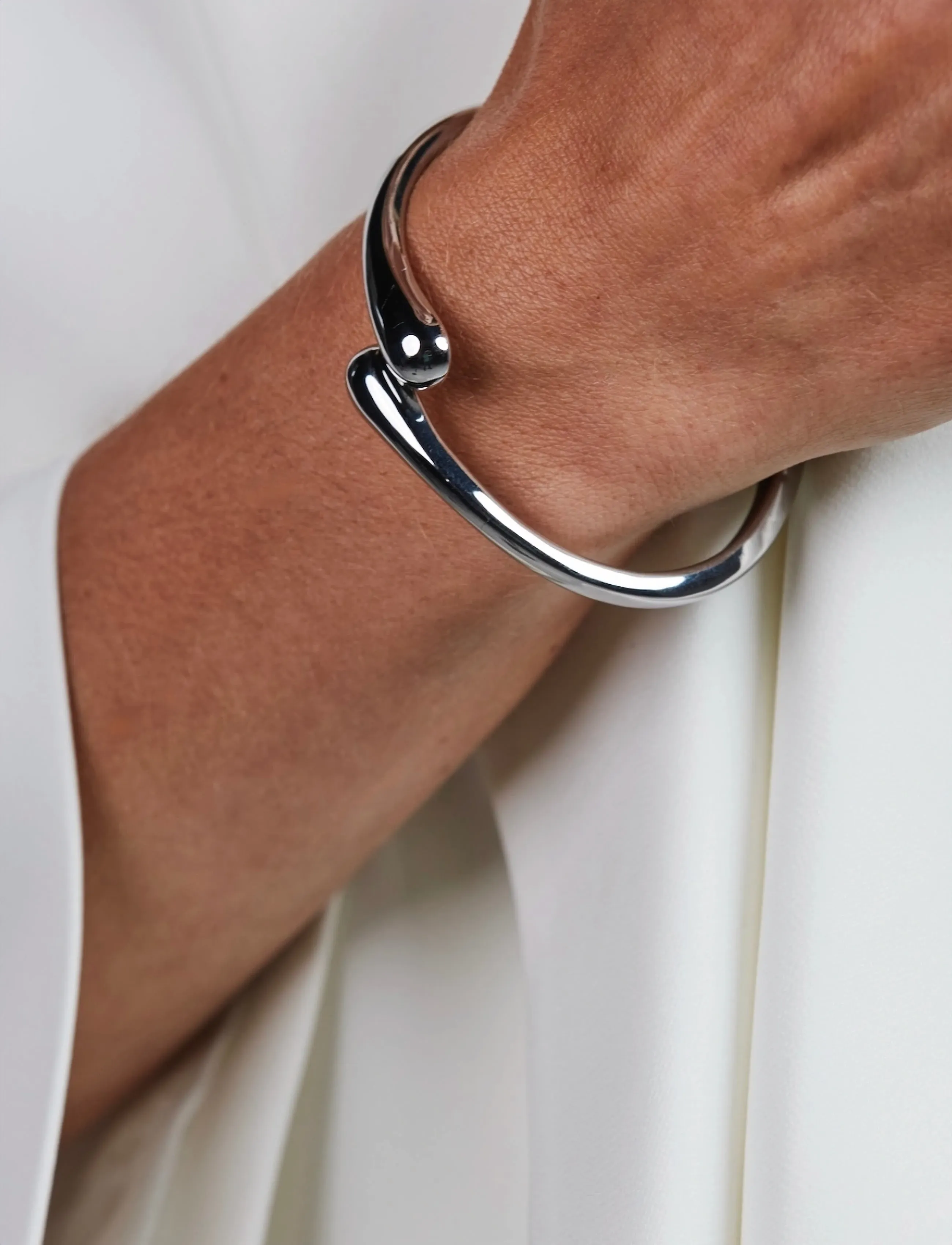 Bud To Rose Drop Bangle Silver, One Size, Silver, Armbånd > Armringe, Dame