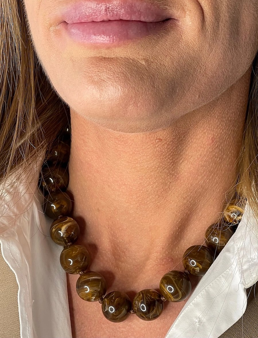 Bud To Rose - Velvet Resin Necklace Brown - kettingen - brown - 1