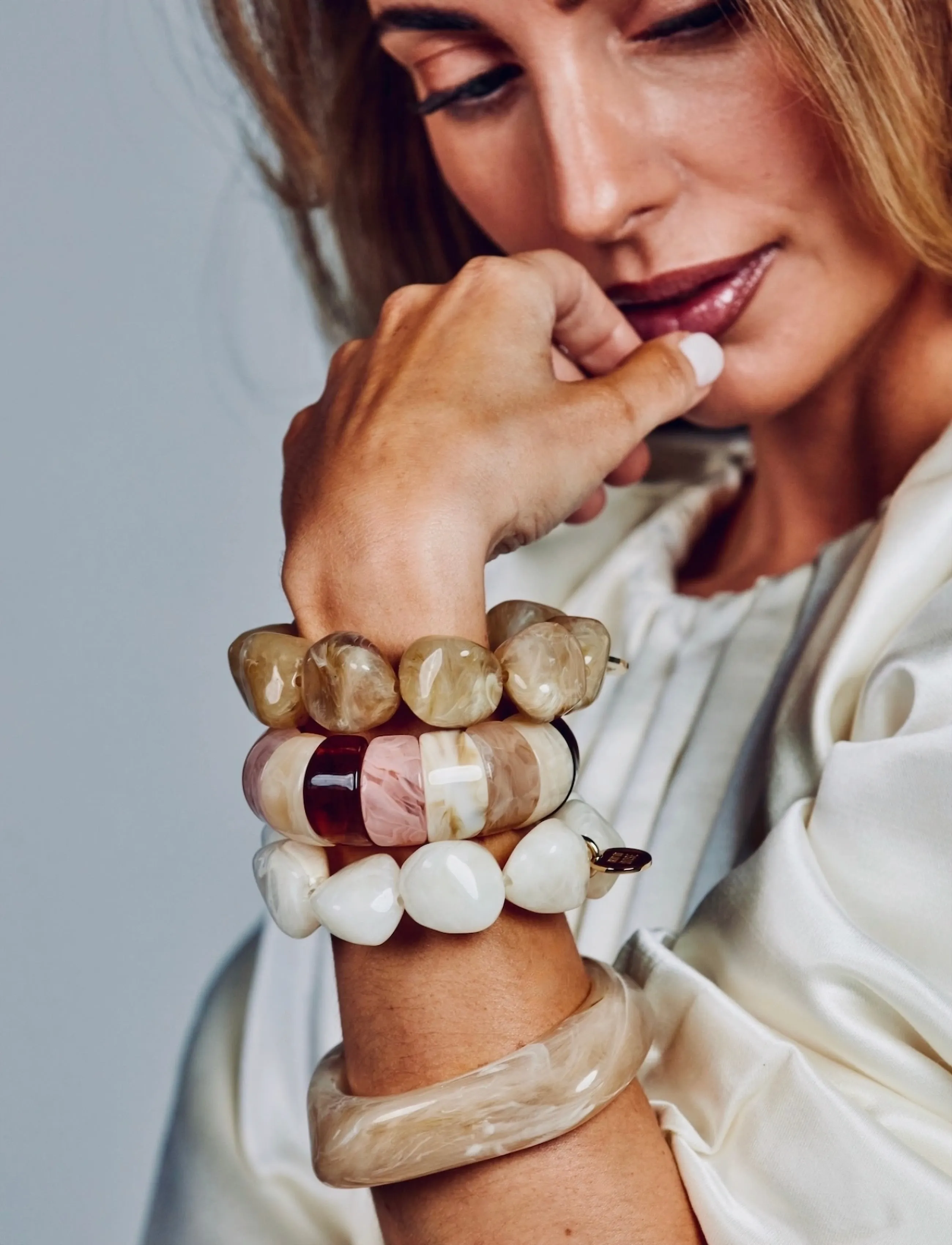 Bud To Rose Gloss Resin Bracelet Brown, Kvinder, Glansfuldt Resin Armbånd, Beige, Str: ONE SIZE