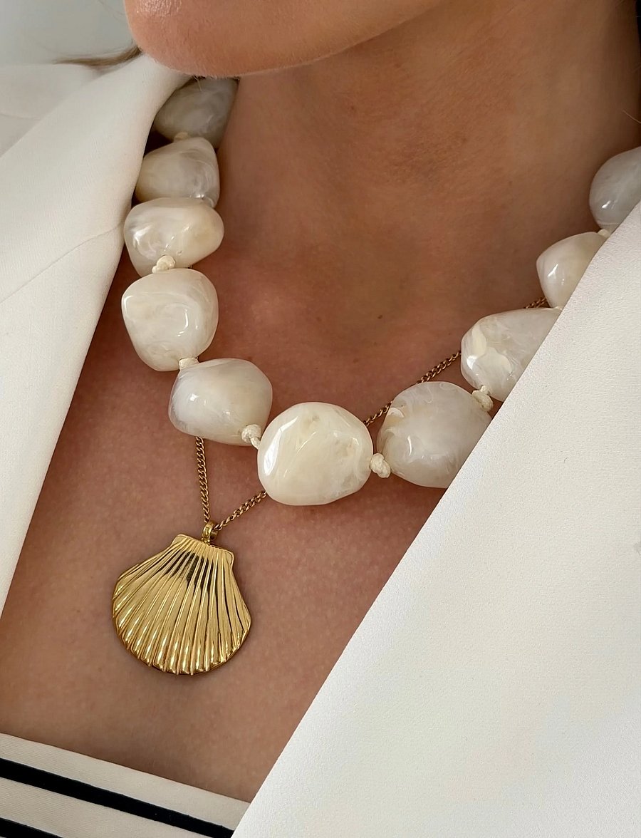 Bud To Rose - Vibe Resin Necklace Ivory - statement halskæder - ivory - 3