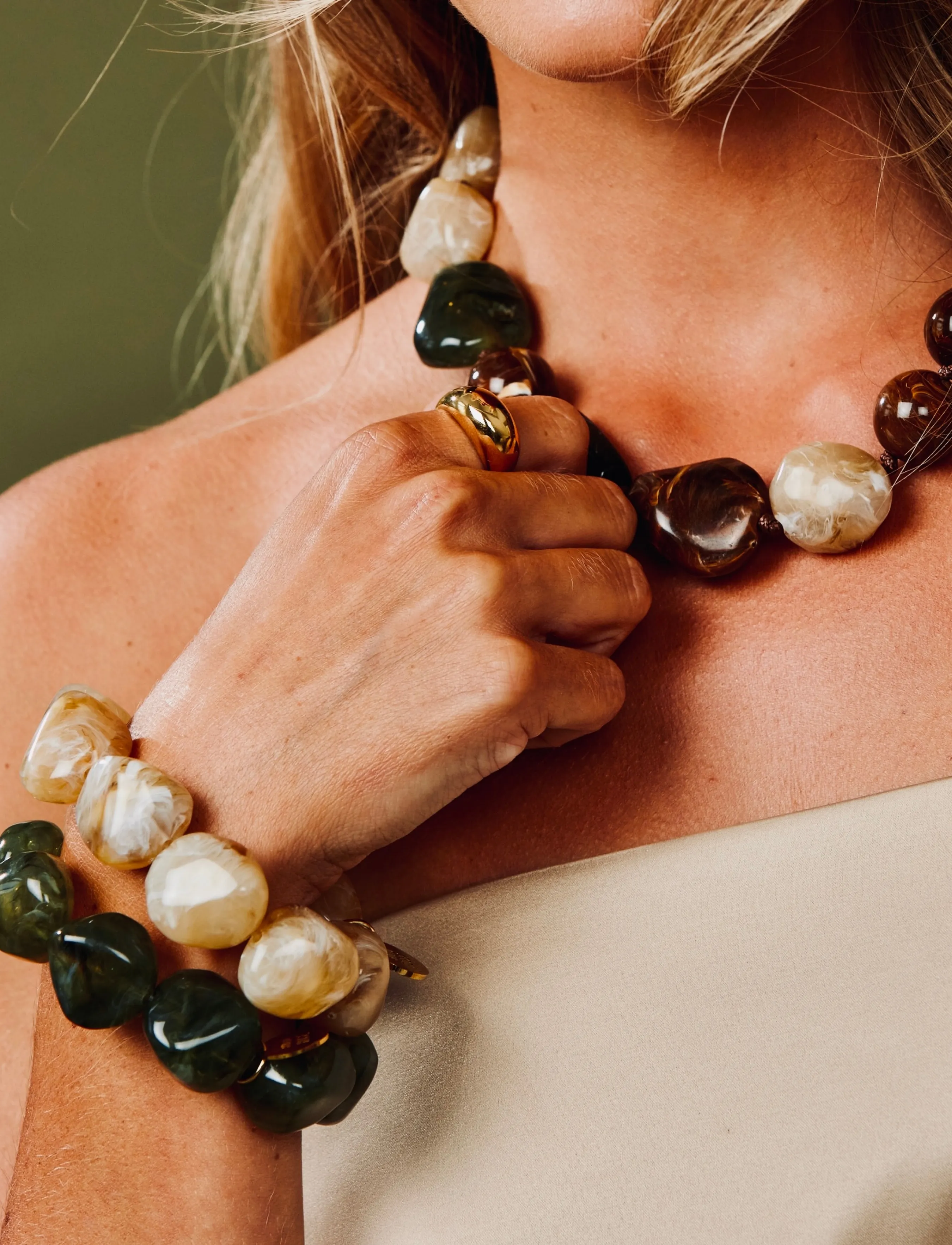 Bud To Rose - Molto Resin Necklace Mix Green - statement halskæder - green - 3