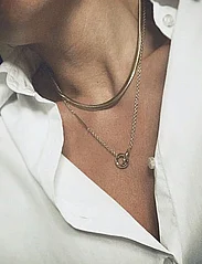 Bud to rose - Hitch Short Necklace - halskæder med vedhæng - gold - 1
