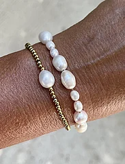 Bud to rose - Baroque Pearl Bracelet - pearl bracelets - gold - 1