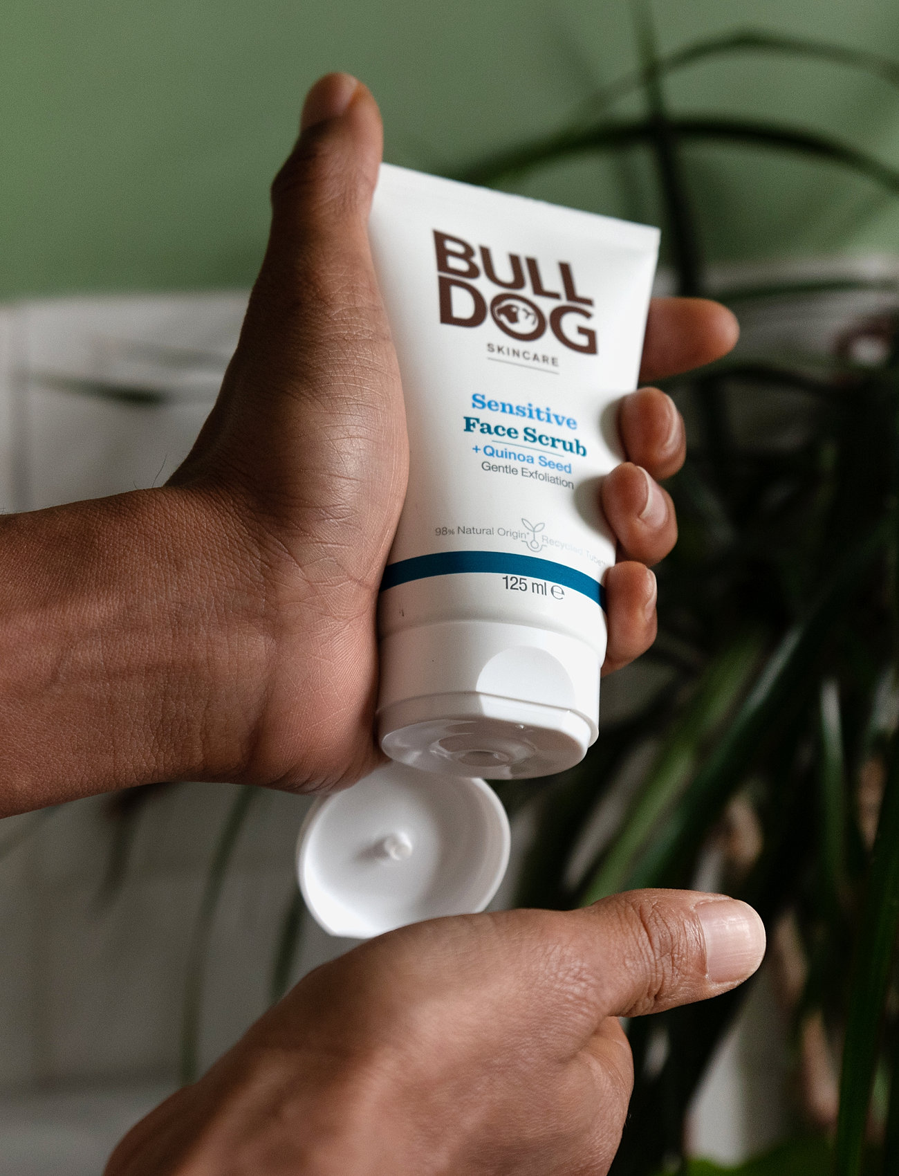 Bulldog - Bulldog Sensitive Face Scrub - white - 2