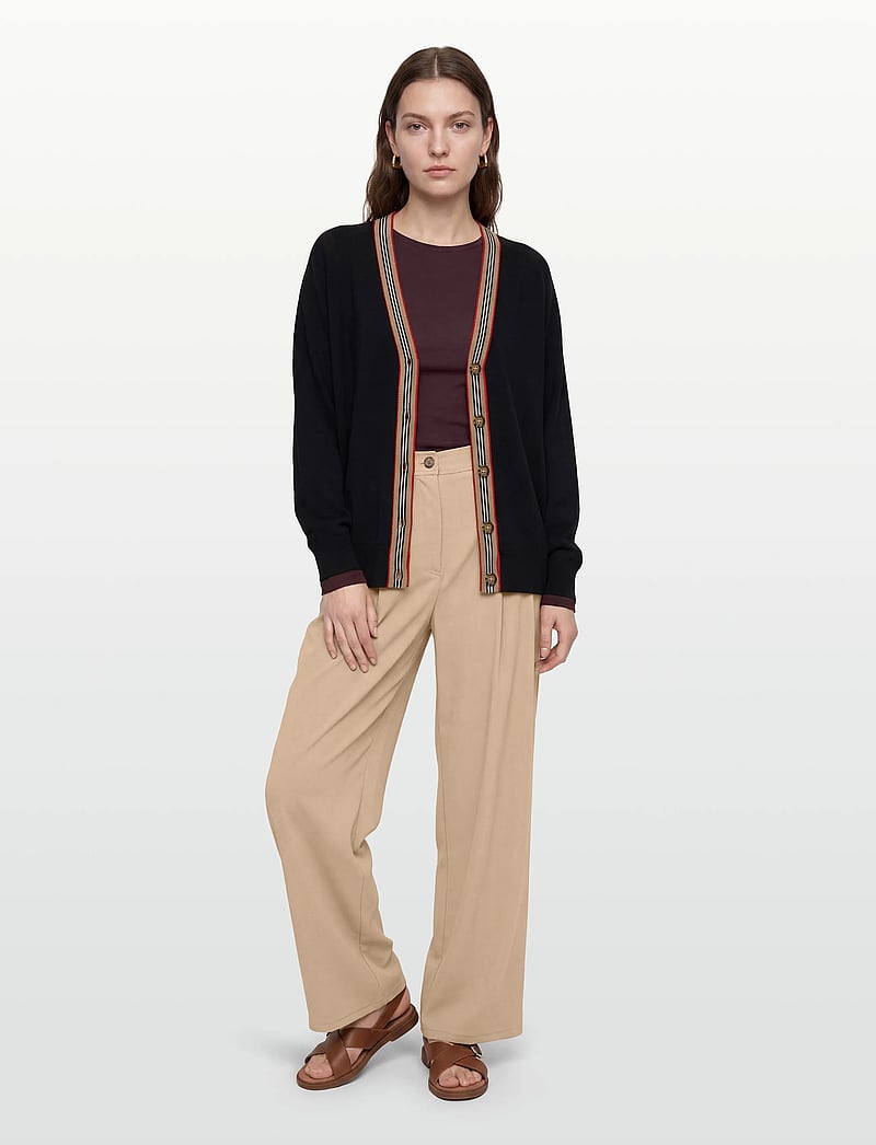 Burberry - GRAHAM - cardigans - black - 0