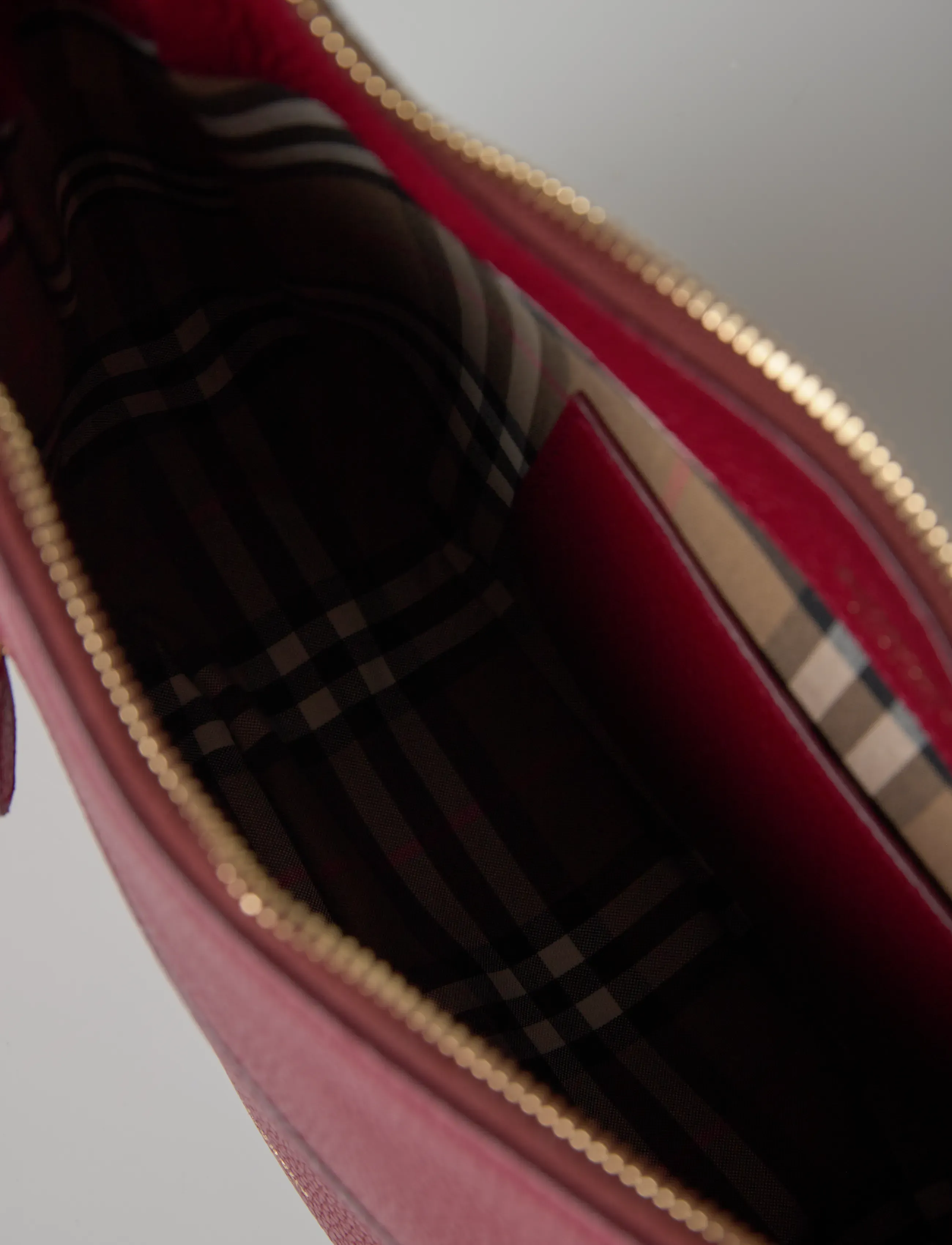 Burberry - LL HOBO - väskor - antique red - 4